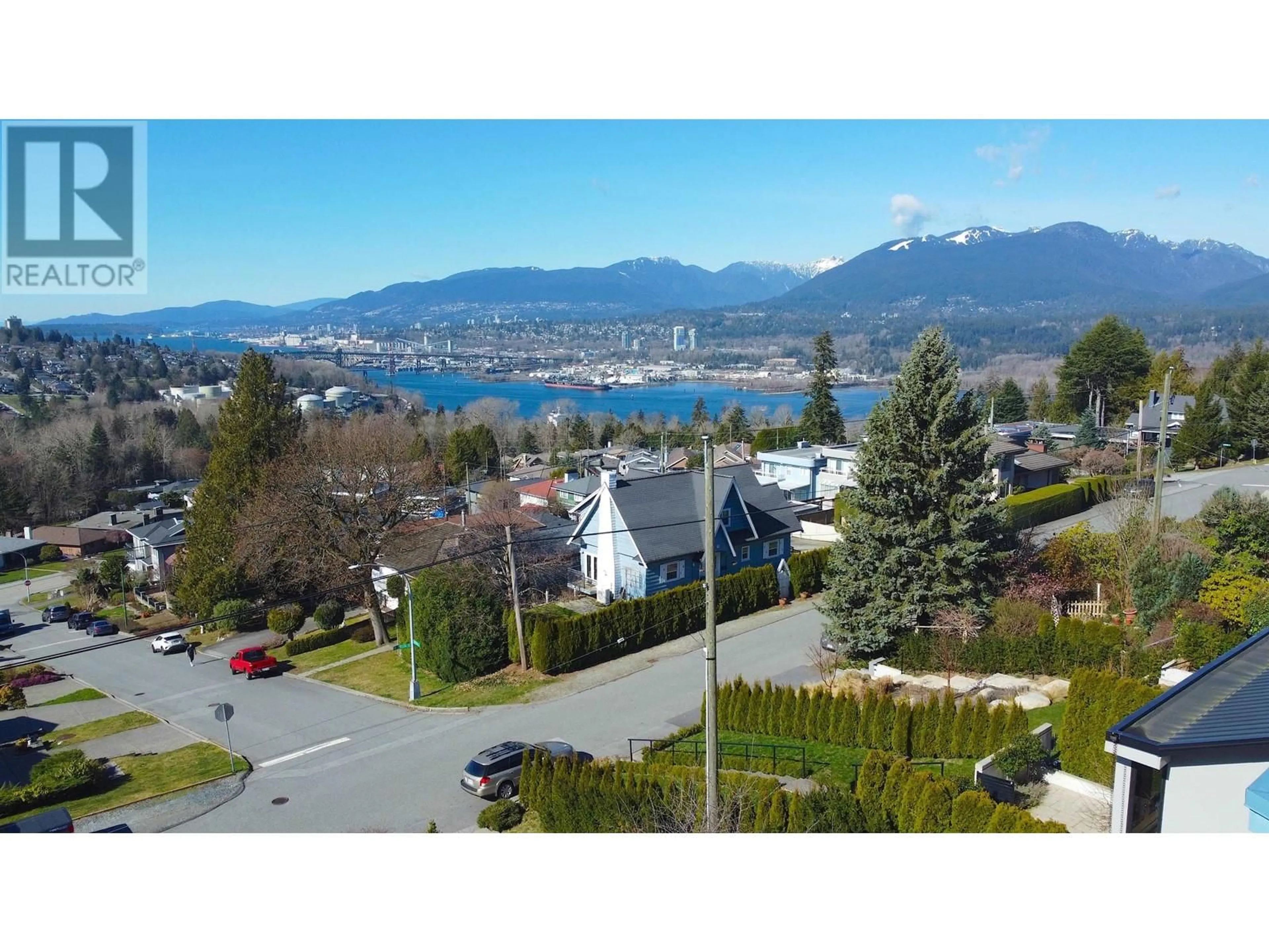 A pic from outside/outdoor area/front of a property/back of a property/a pic from drone, water/lake/river/ocean view for 100 DELTA AVENUE, Burnaby British Columbia V5B1E6