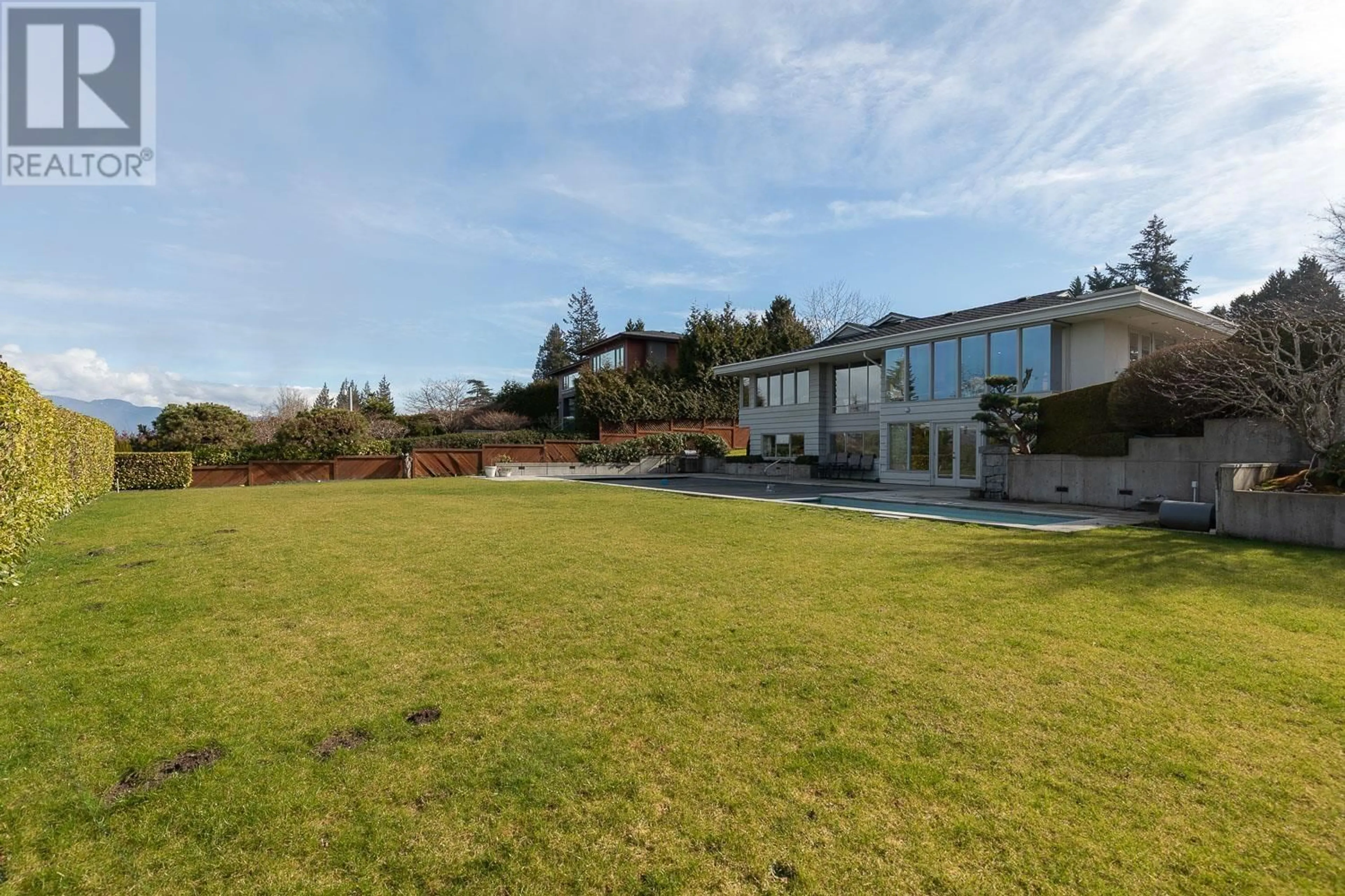 A pic from outside/outdoor area/front of a property/back of a property/a pic from drone, unknown for 1516 WESBROOK CRESCENT, Vancouver British Columbia V6T1V8
