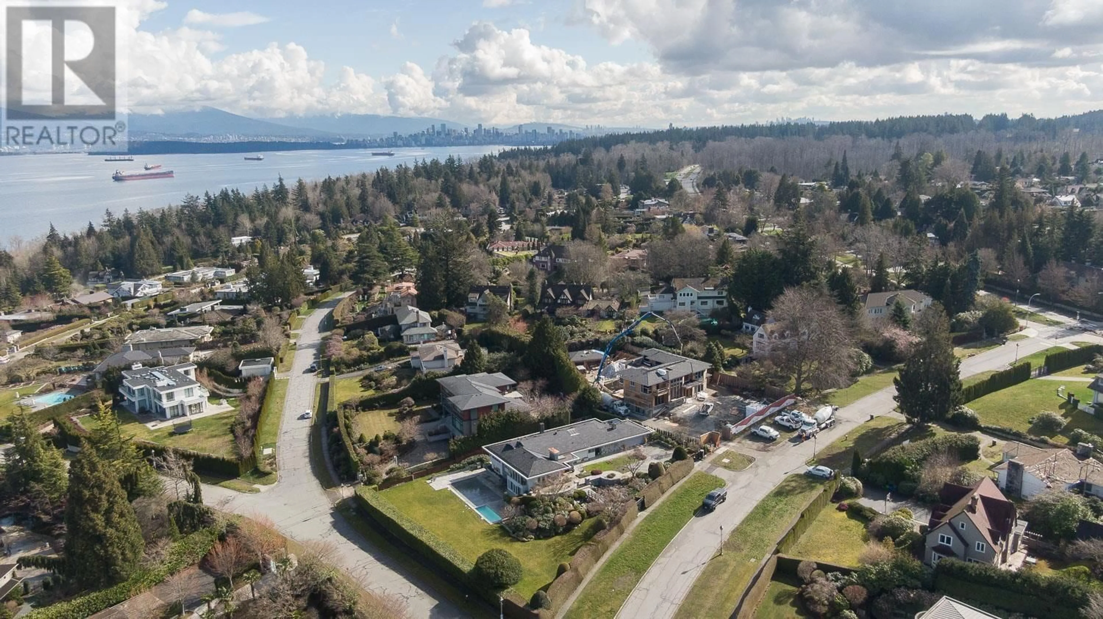 A pic from outside/outdoor area/front of a property/back of a property/a pic from drone, water/lake/river/ocean view for 1516 WESBROOK CRESCENT, Vancouver British Columbia V6T1V8