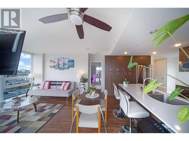 2104 125 COLUMBIA STREET, New Westminster 2