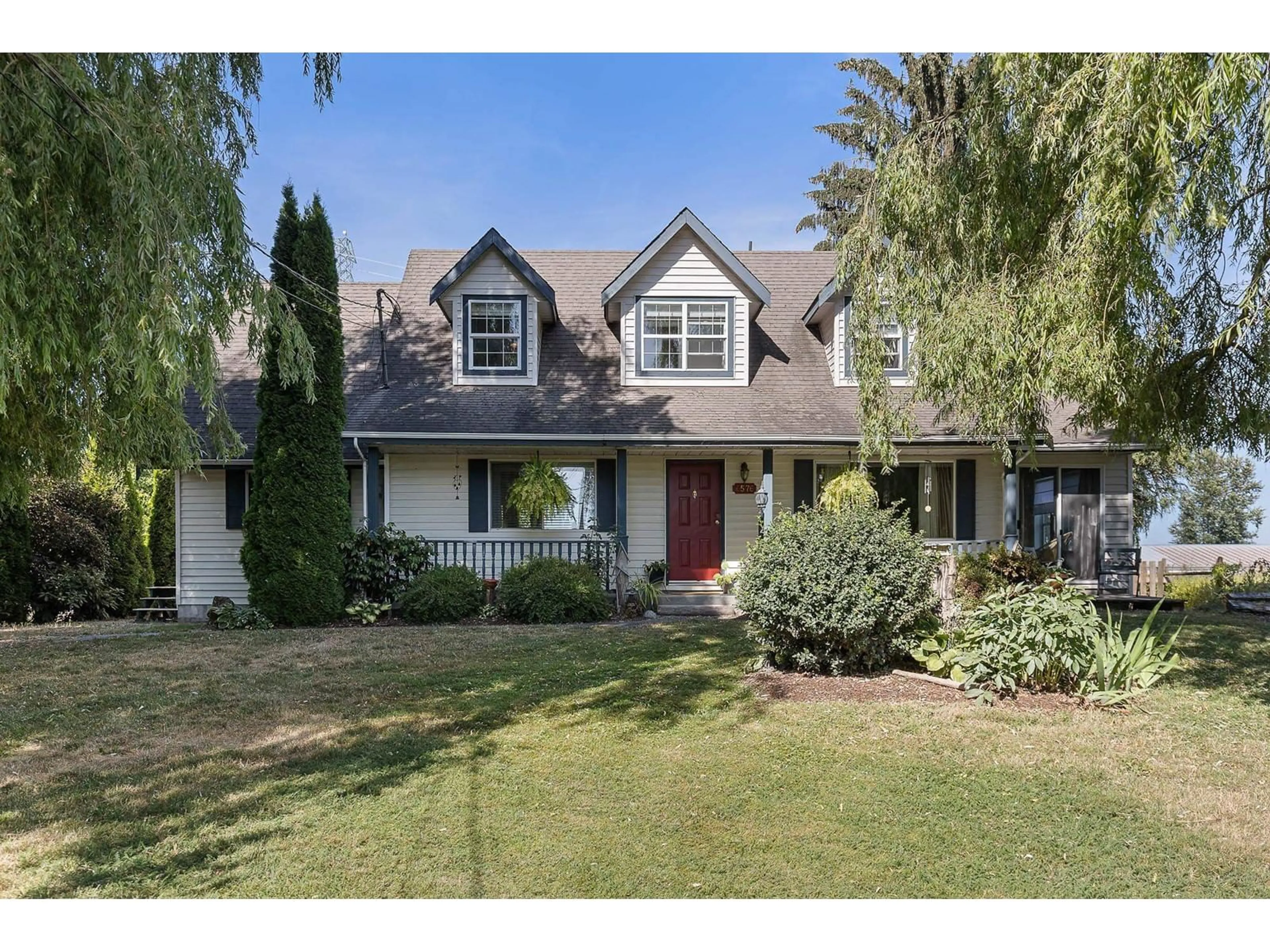 Home with vinyl exterior material, street for 6576 RIVERSIDE, Abbotsford British Columbia V4X1T9