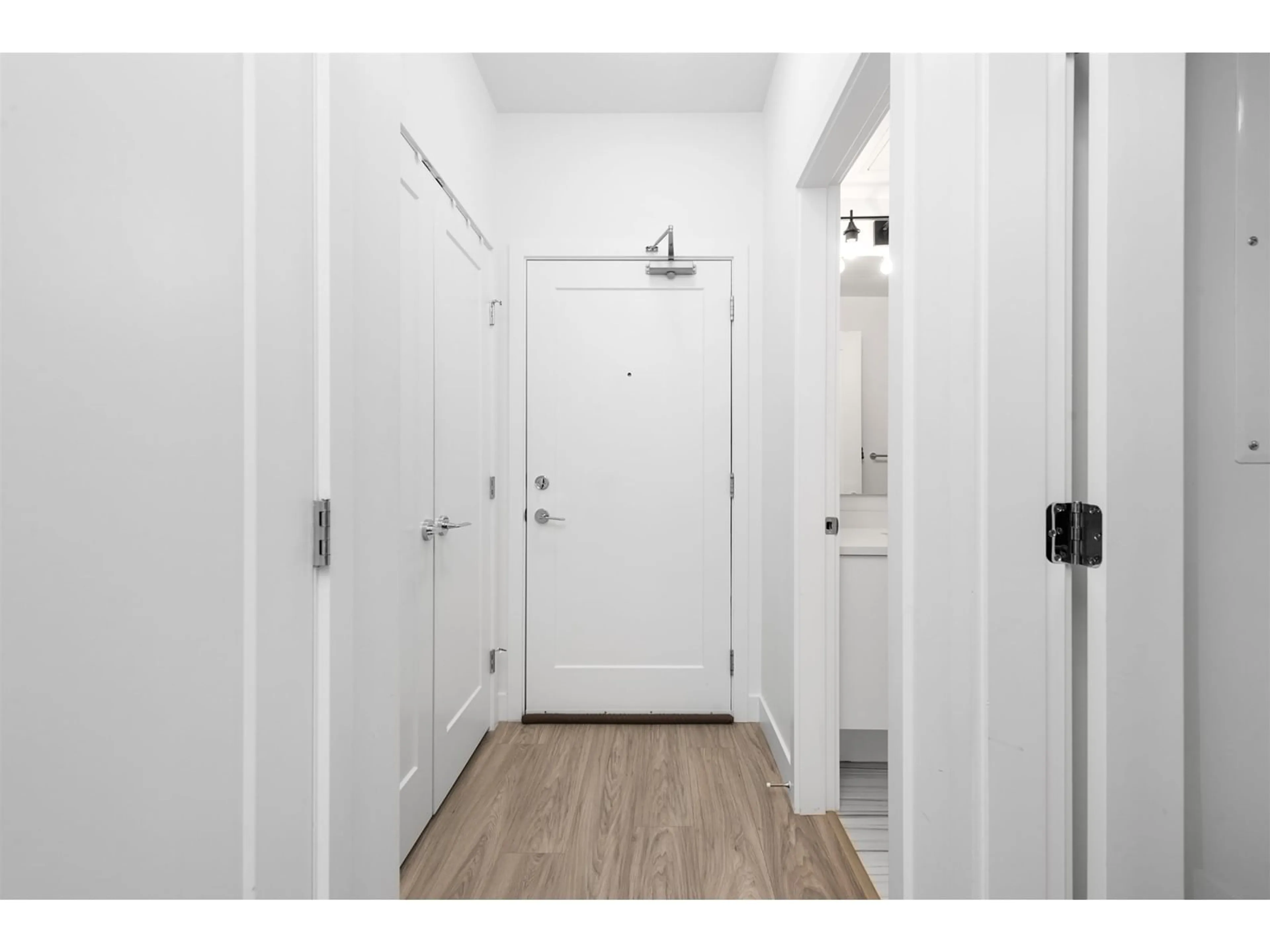 Indoor entryway for 305 - 18811 72, Surrey British Columbia V4N1M9