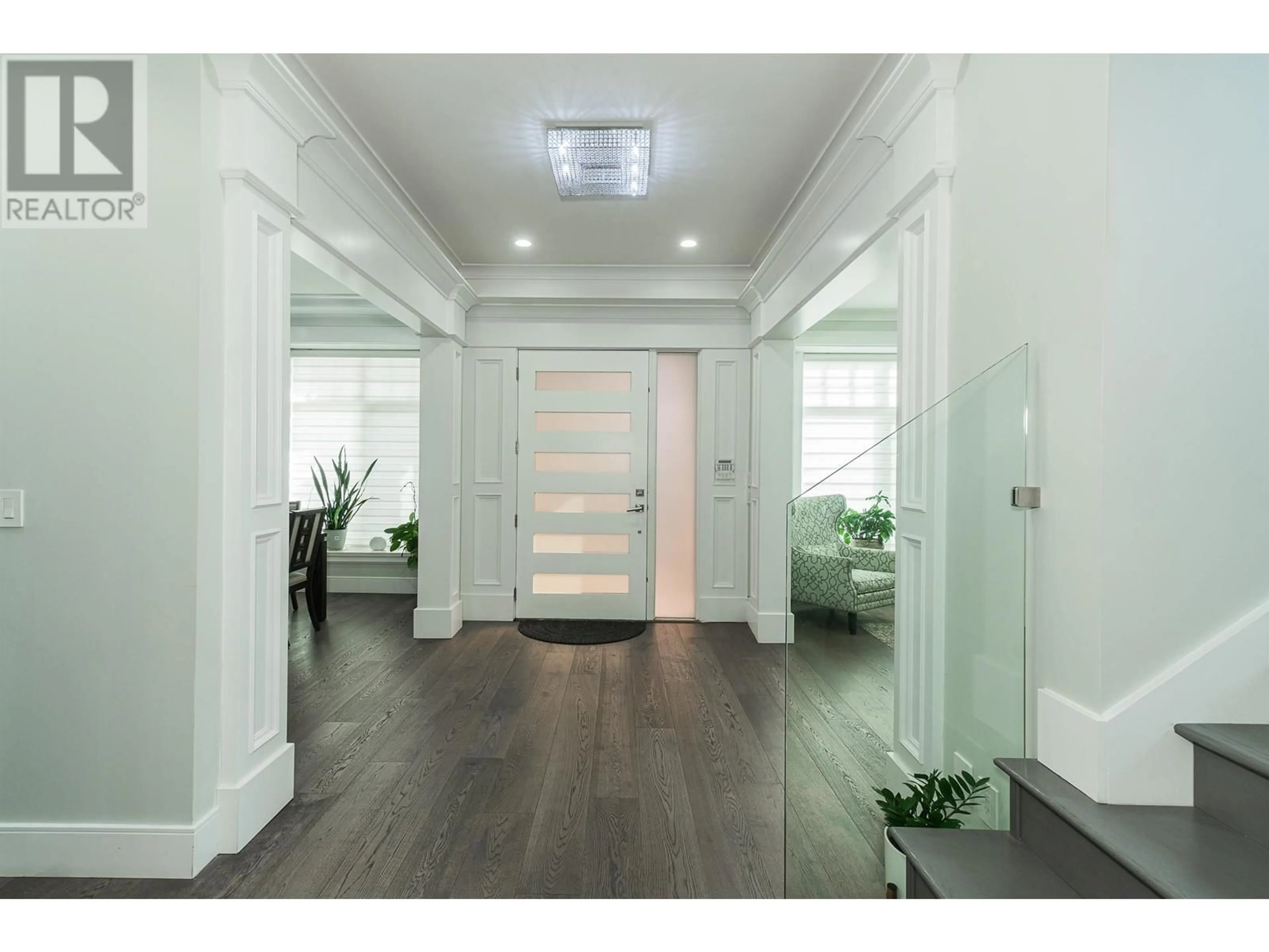 Indoor entryway for 5029 MARINE DRIVE, Burnaby British Columbia V5J3G5