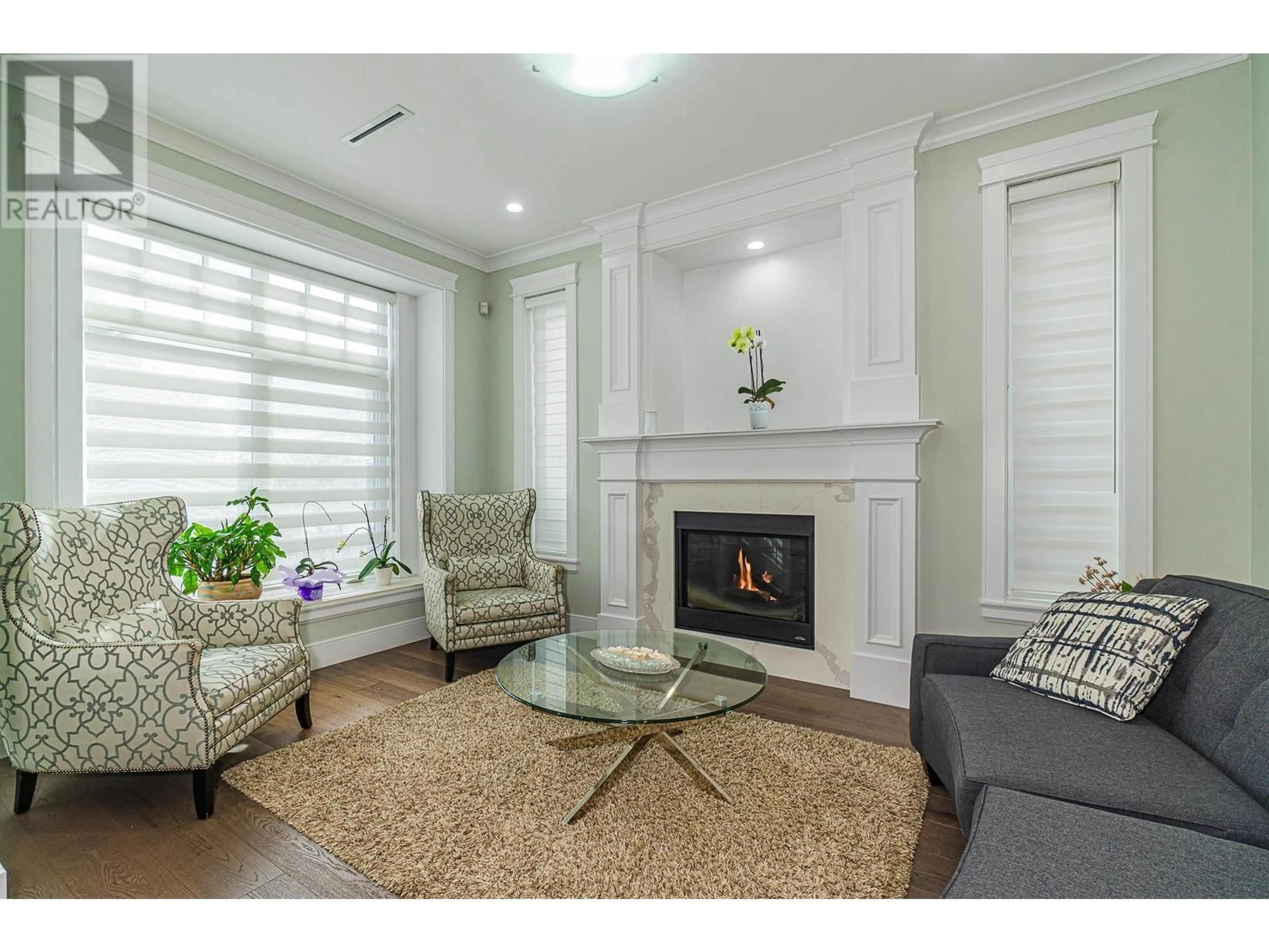 Living room with furniture, unknown for 5029 MARINE DRIVE, Burnaby British Columbia V5J3G5