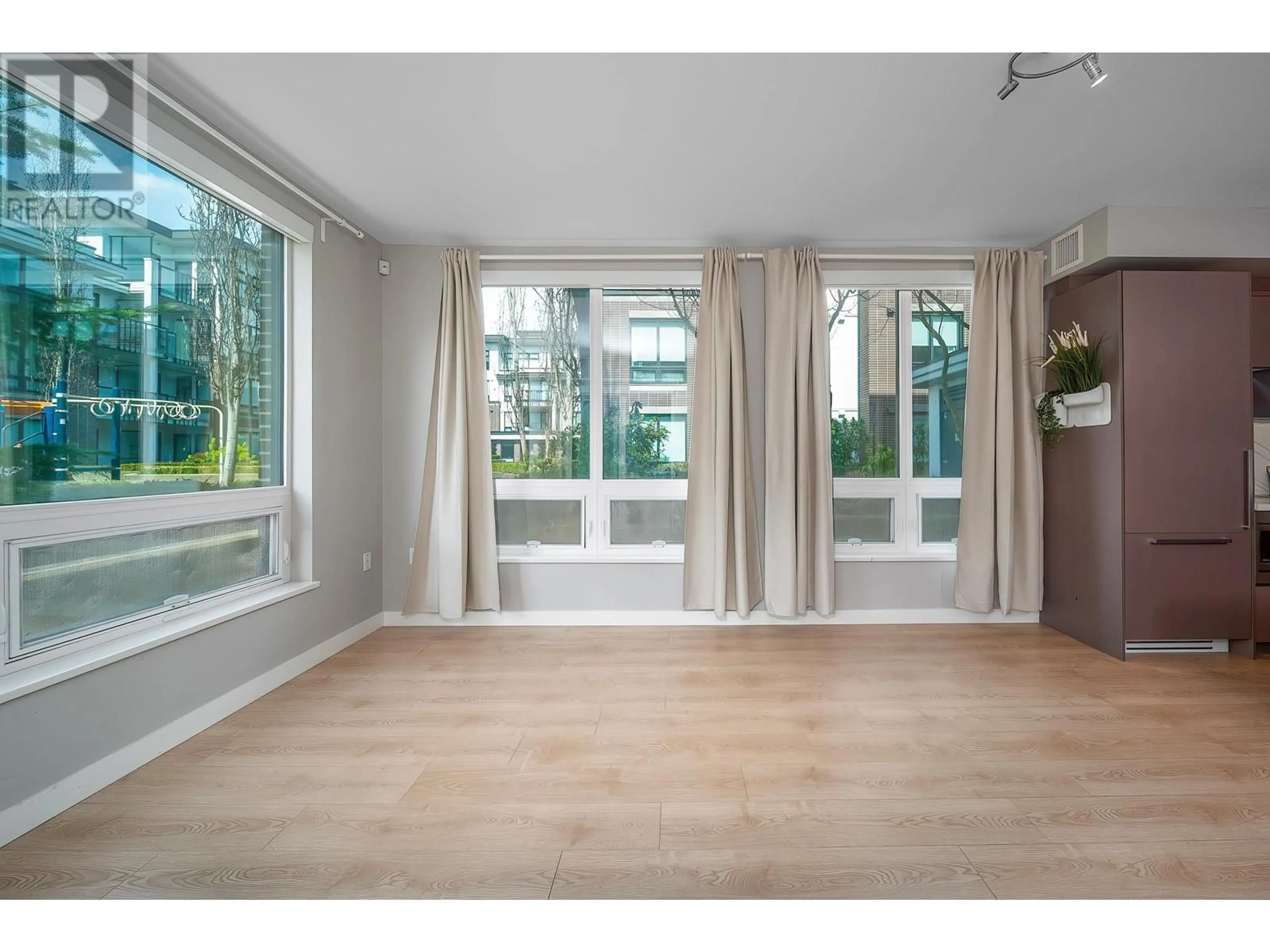 A pic of a room for 125 - 9333 TOMICKI AVENUE, Richmond British Columbia V6X0L4