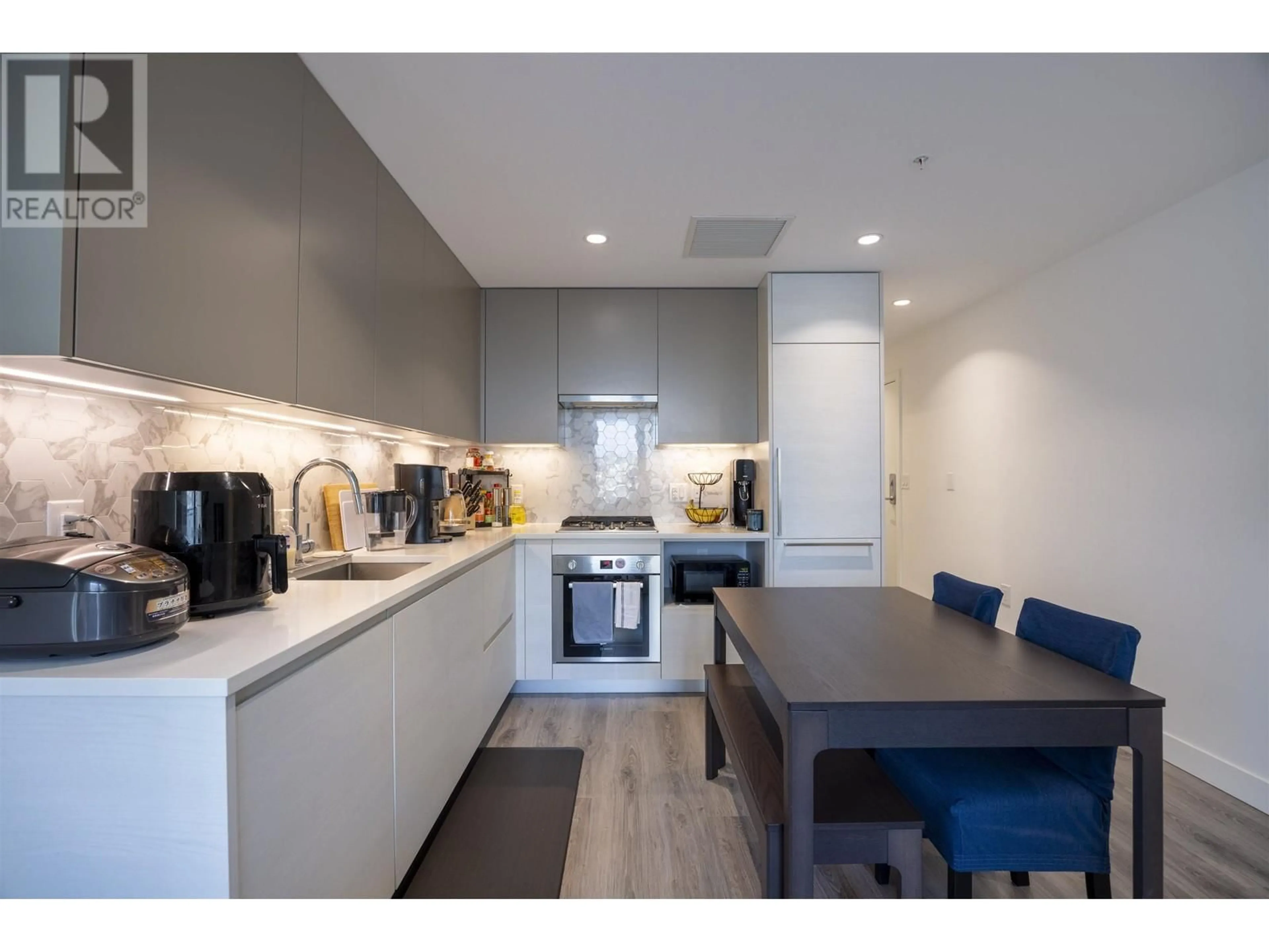 Unknown for 209 - 8138 FRASER STREET, Vancouver British Columbia V5X0J8