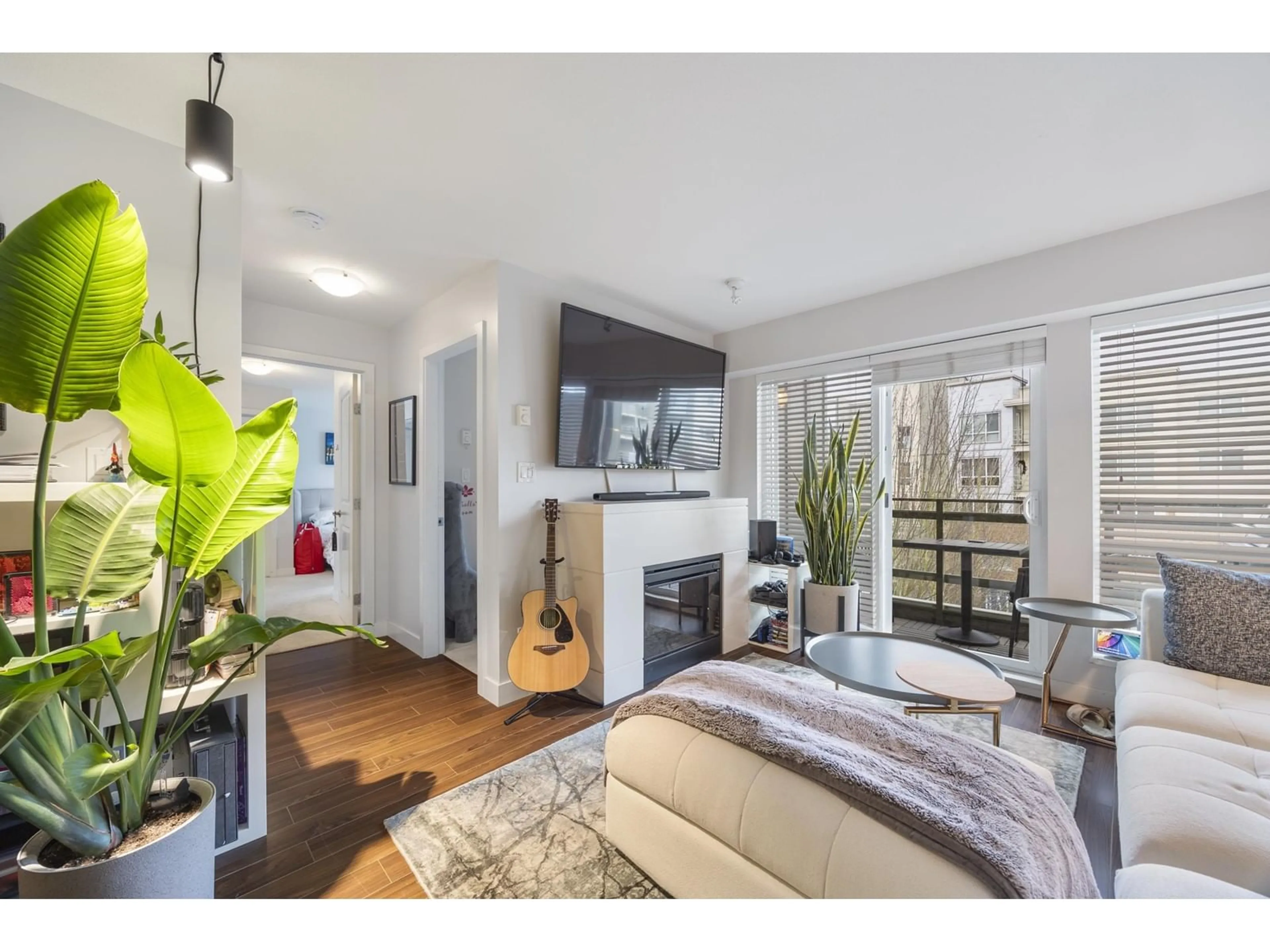 A pic of a room for 201 - 15745 CROYDON, Surrey British Columbia V3Z2L5