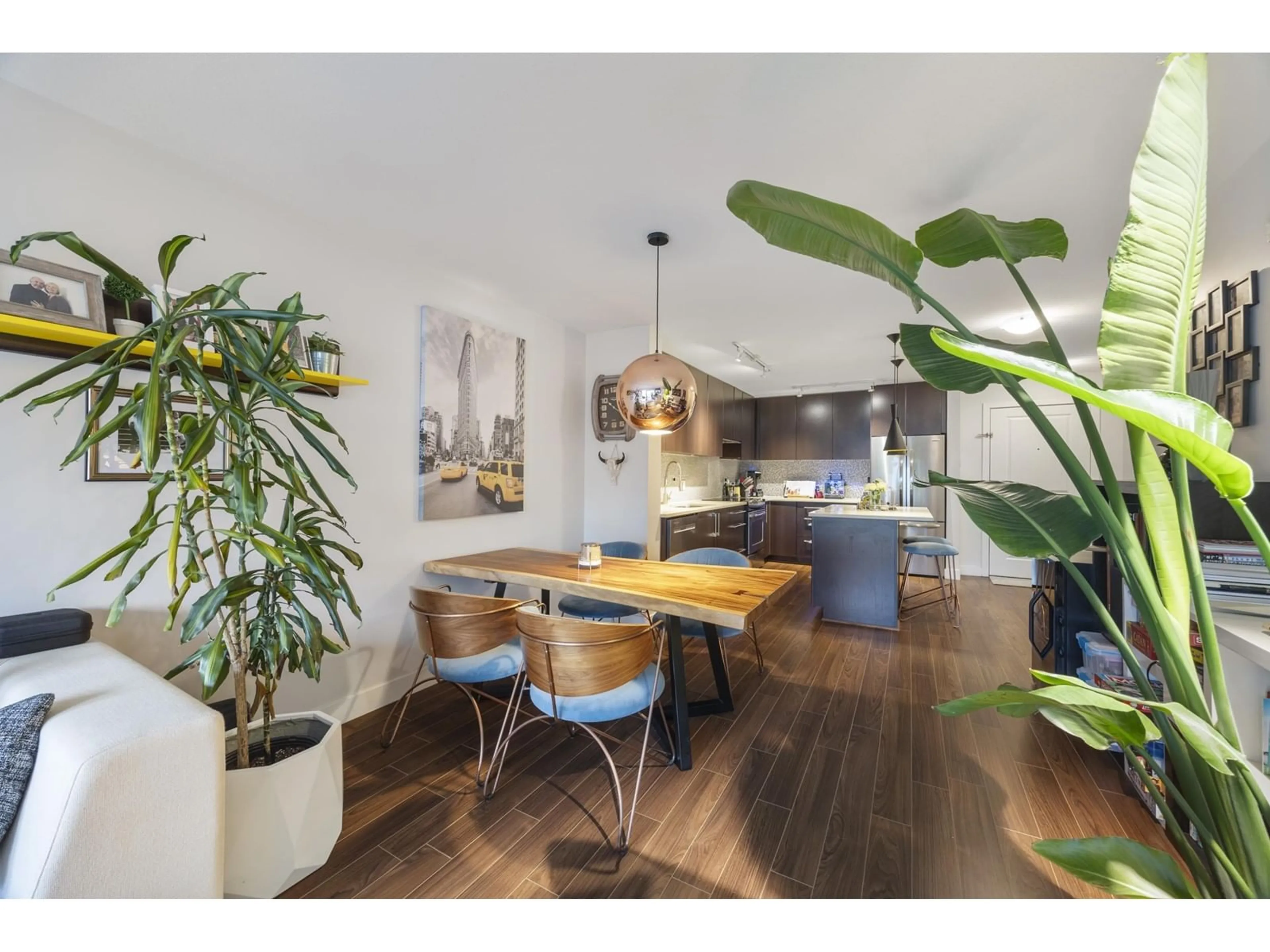 Open concept kitchen, wood/laminate floor for 201 - 15745 CROYDON, Surrey British Columbia V3Z2L5