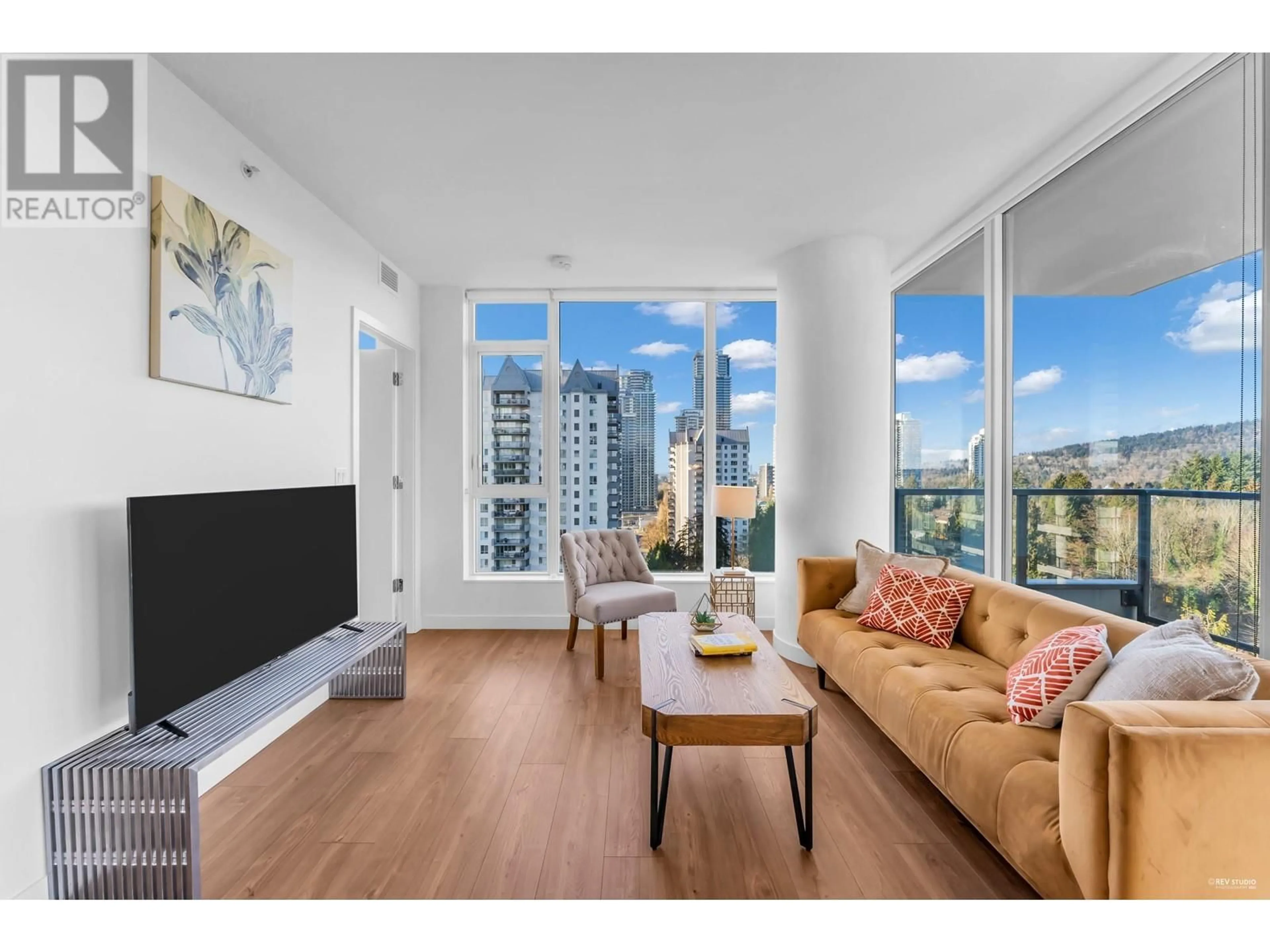 Living room with furniture, wood/laminate floor for 1101 - 585 AUSTIN AVENUE, Coquitlam British Columbia V3K0G6