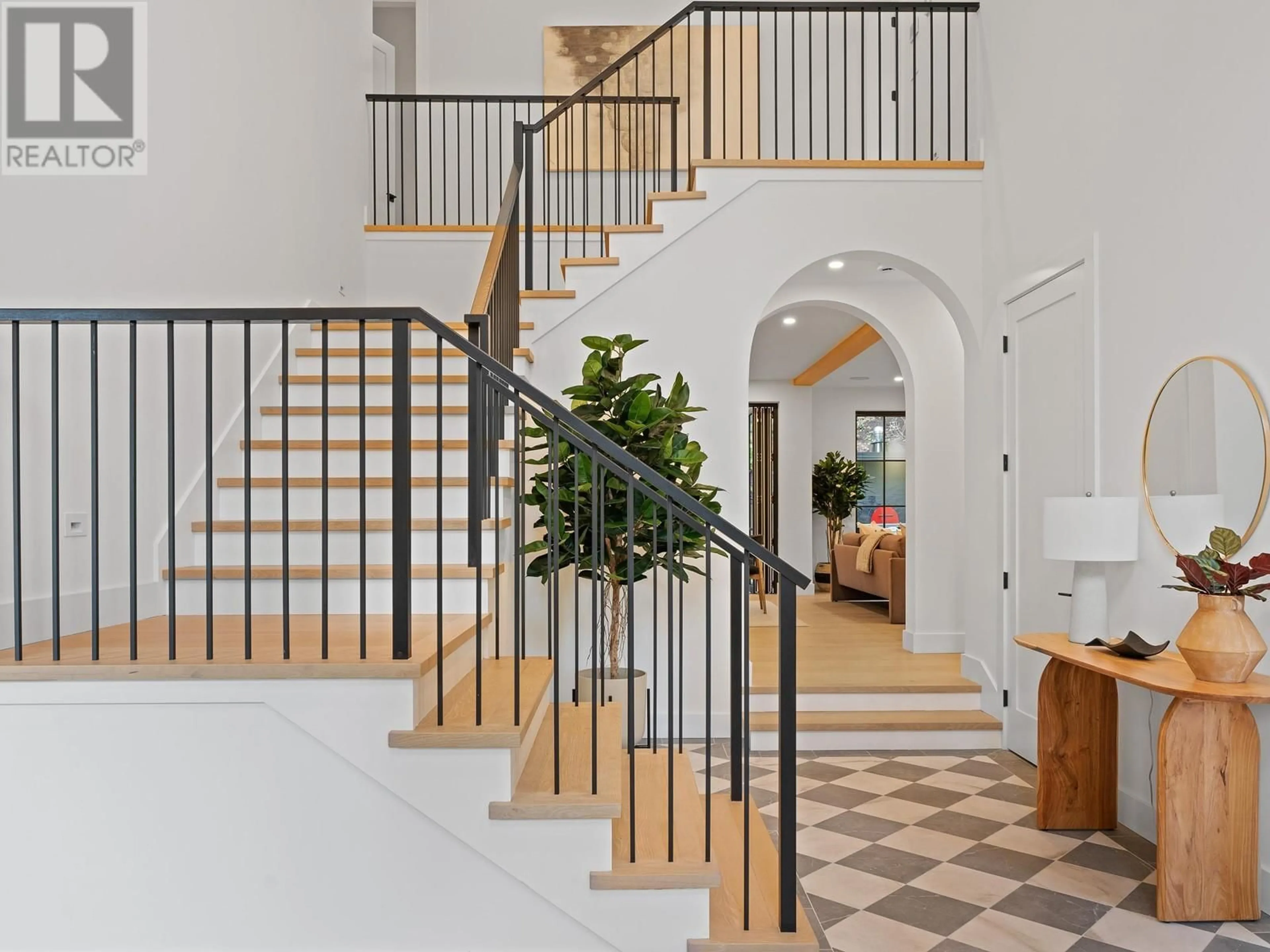 Unknown for 4031 ROSE CRESCENT, West Vancouver British Columbia V7V2N6