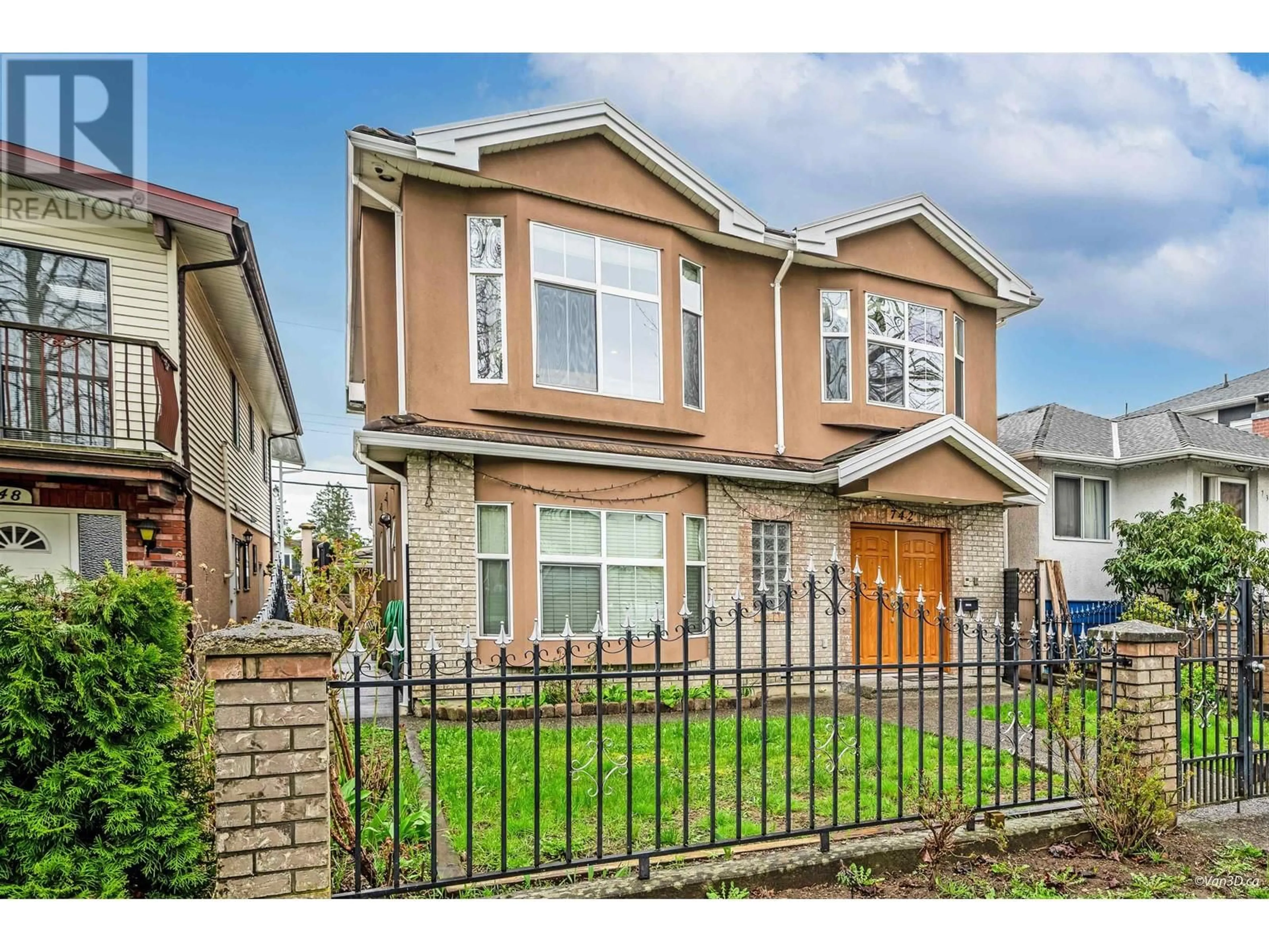 Home with vinyl exterior material, street for 742 51ST AVENUE, Vancouver British Columbia V5X1E3