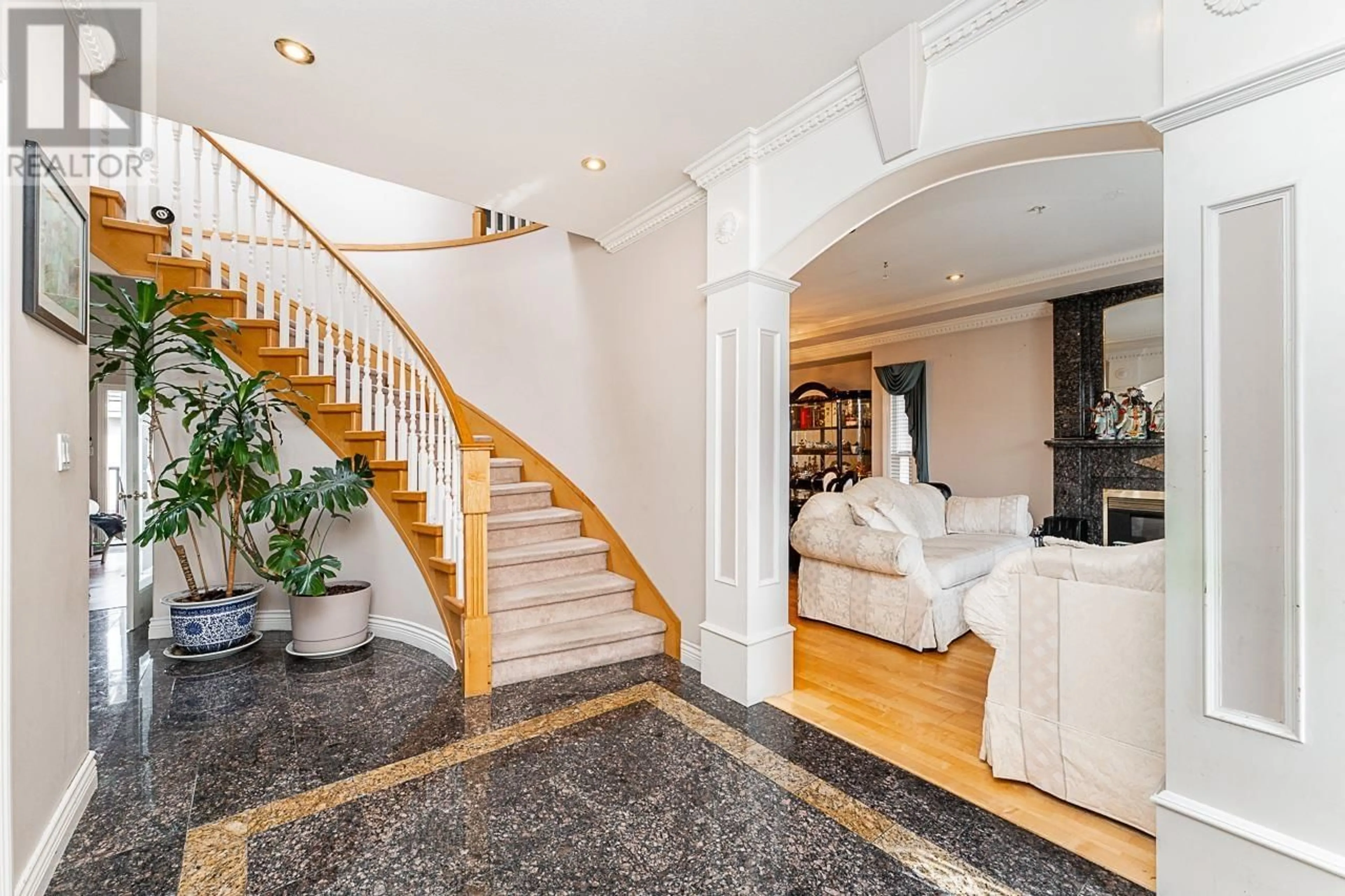 Indoor foyer for 1437 58TH AVENUE, Vancouver British Columbia V5P2B9