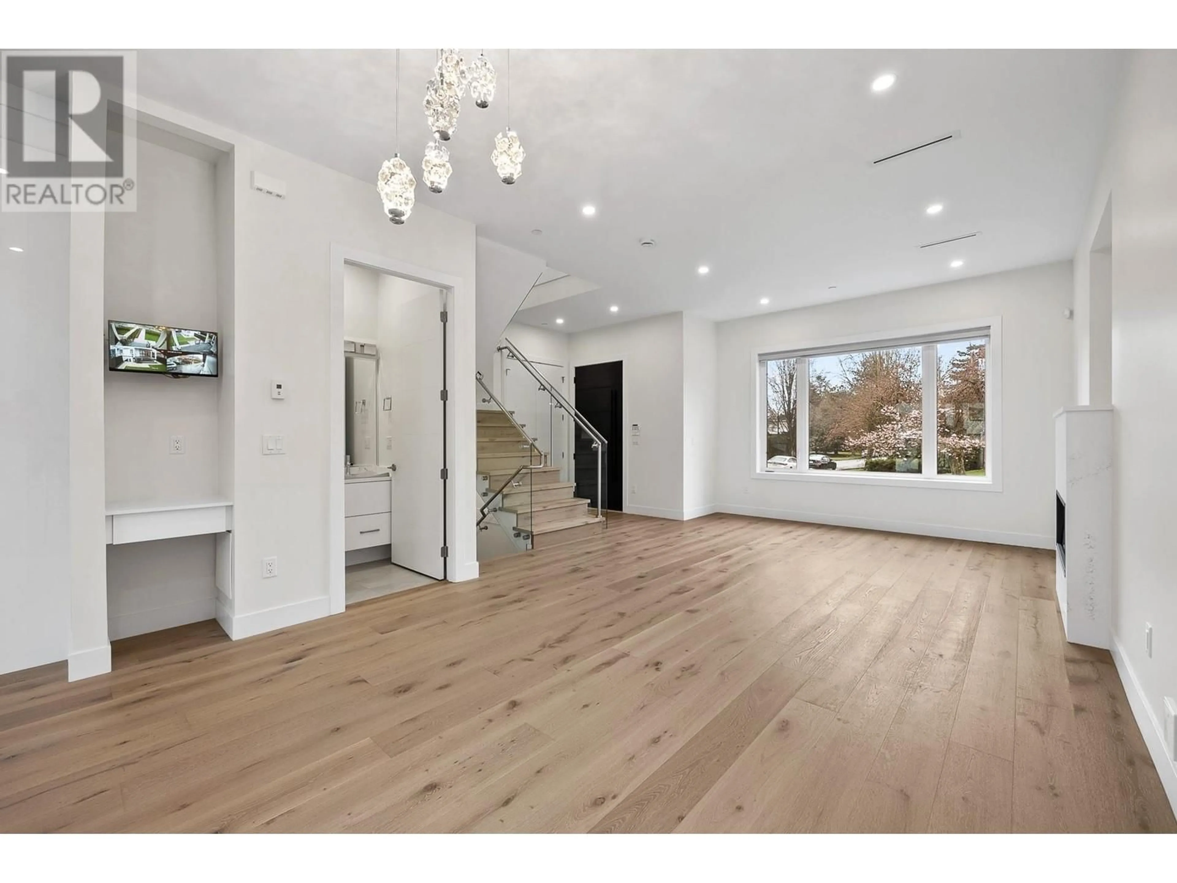 Indoor foyer for 6011 FREMLIN STREET, Vancouver British Columbia V5Z3W8
