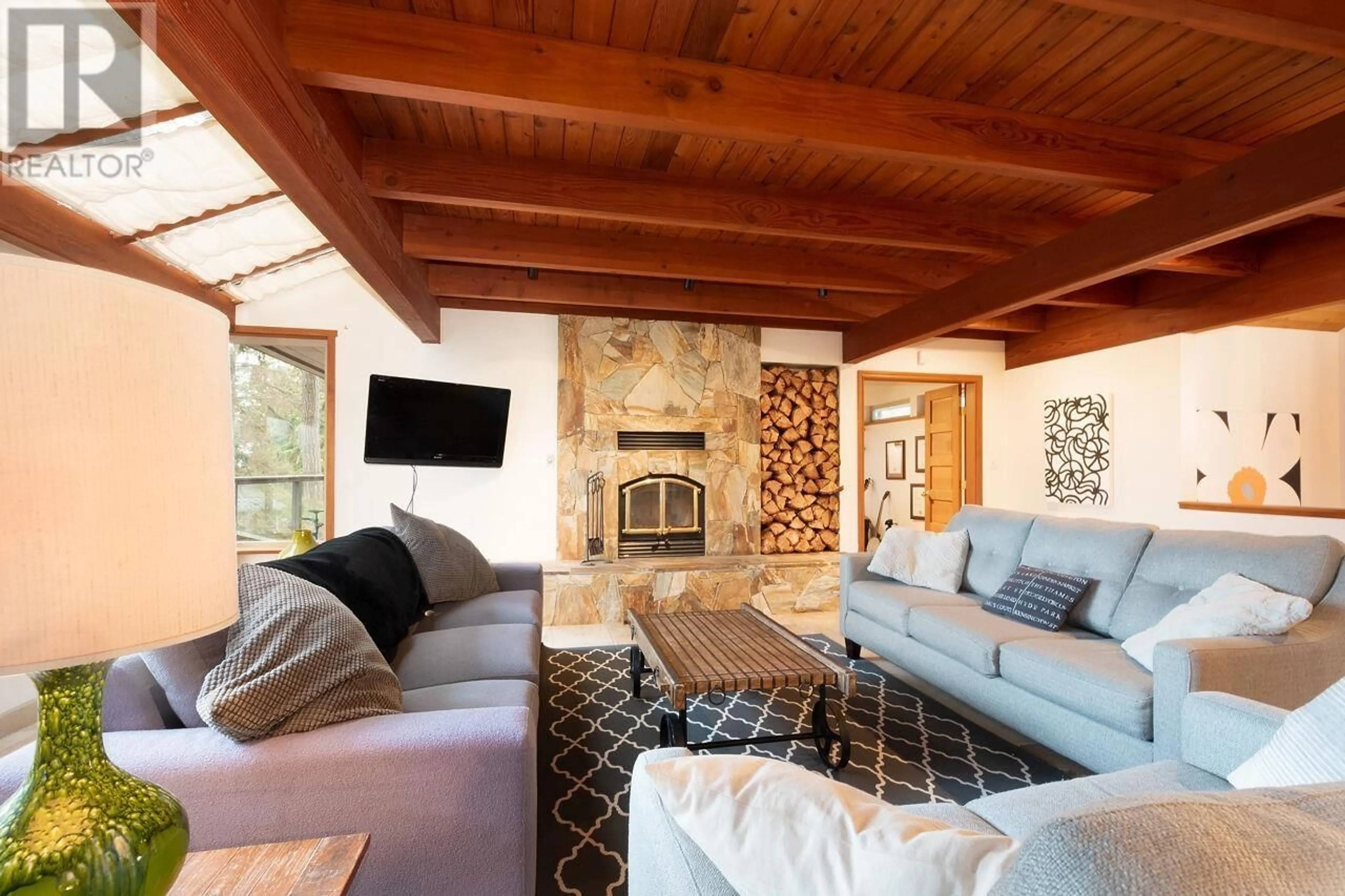 Living room with furniture, unknown for 620 LAURA ROAD, Bowen Island British Columbia V0N1G2