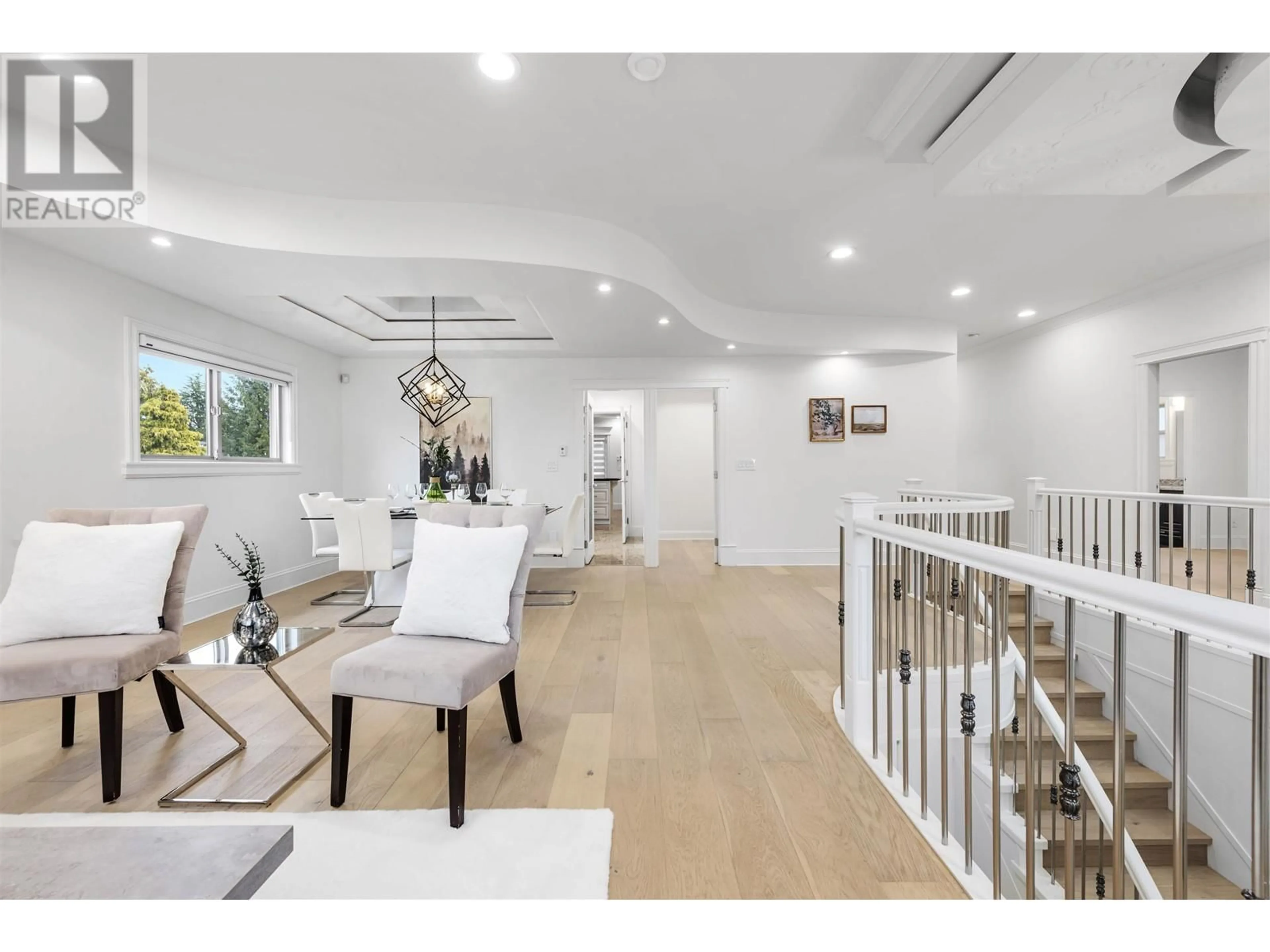Indoor foyer for 7778 NURSERY STREET, Burnaby British Columbia V5E2B4