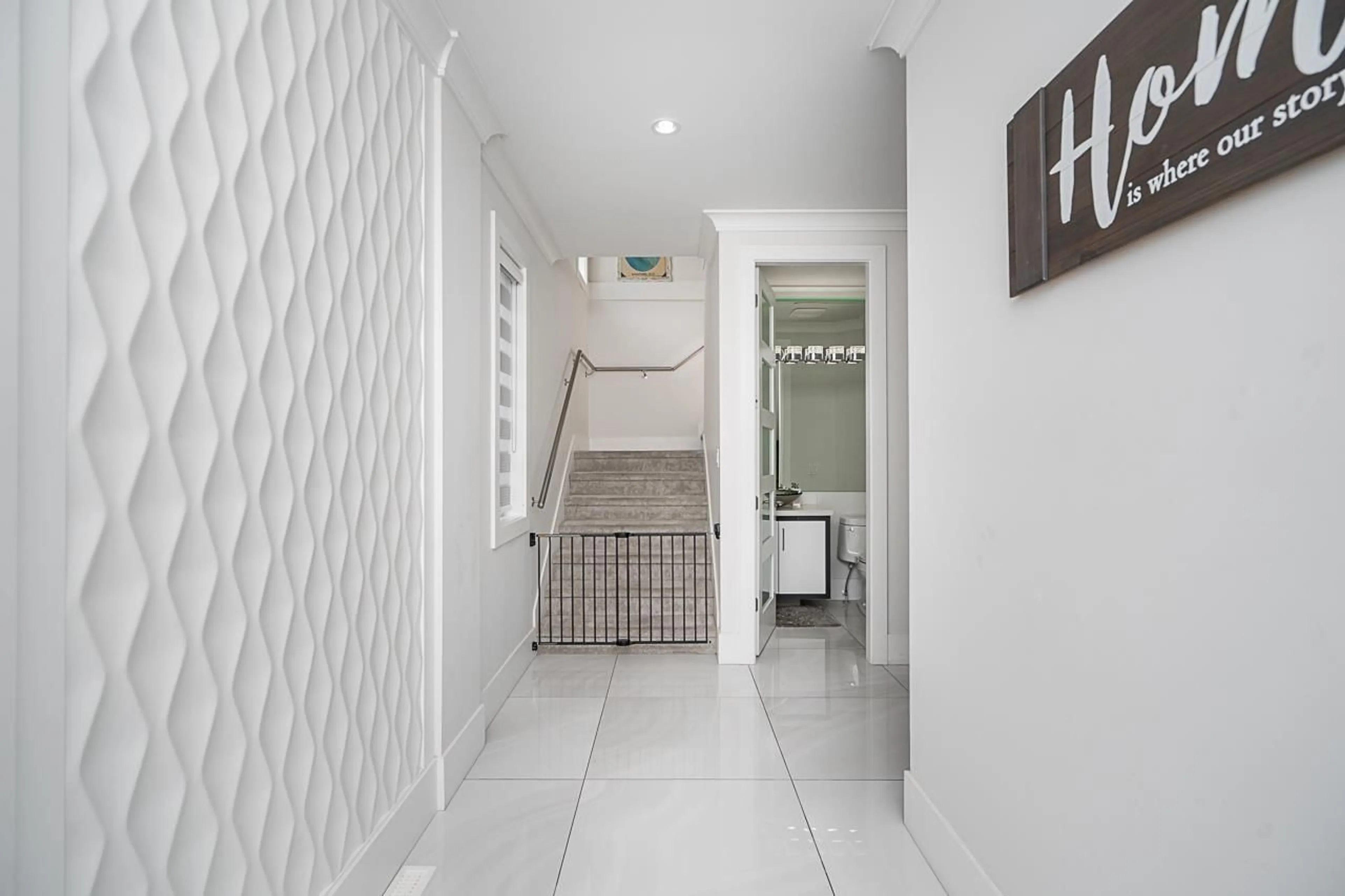 Indoor foyer for 11833 86A, Delta British Columbia V4C2Z2