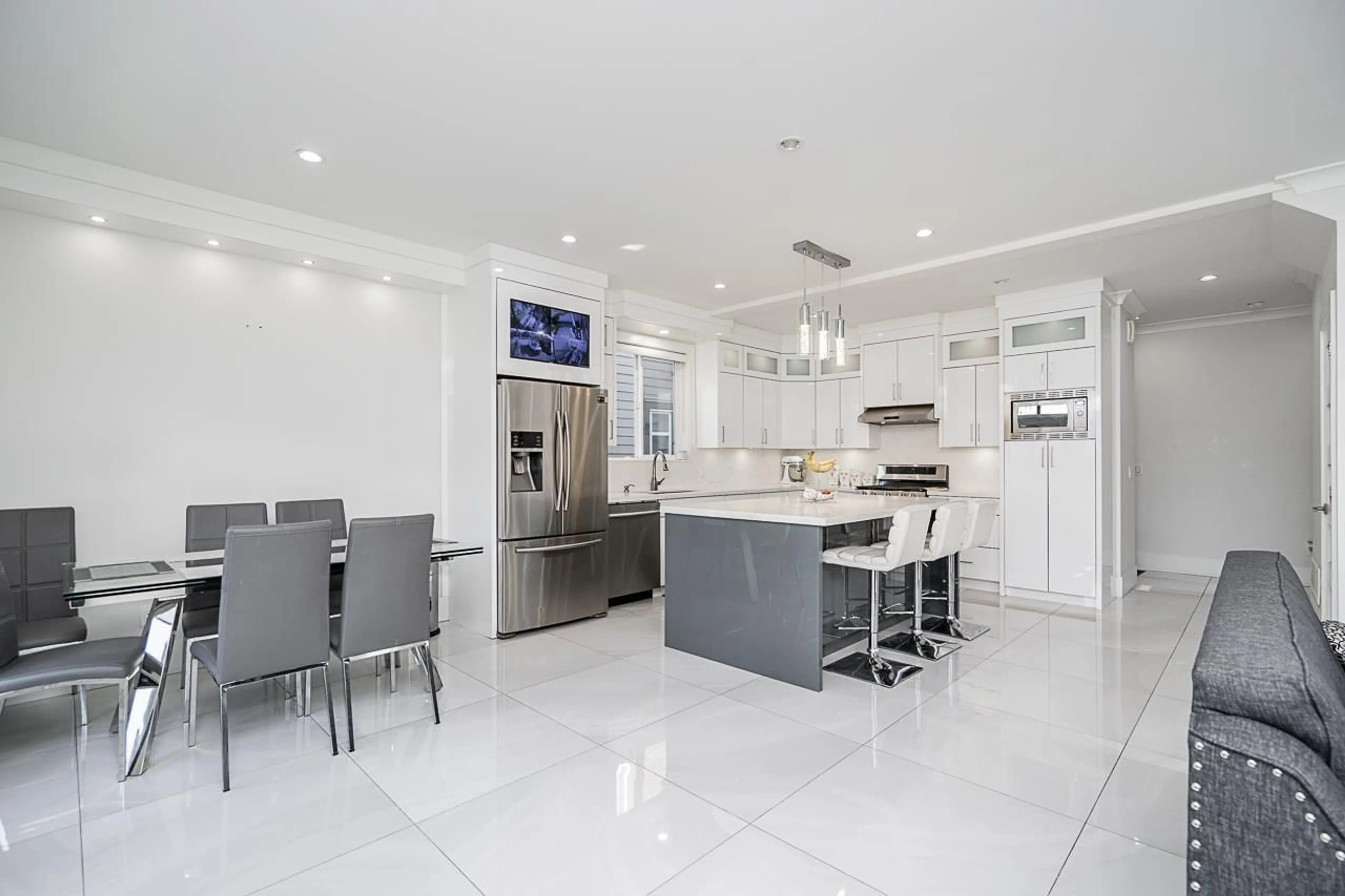 Contemporary kitchen, ceramic/tile floor for 11833 86A, Delta British Columbia V4C2Z2