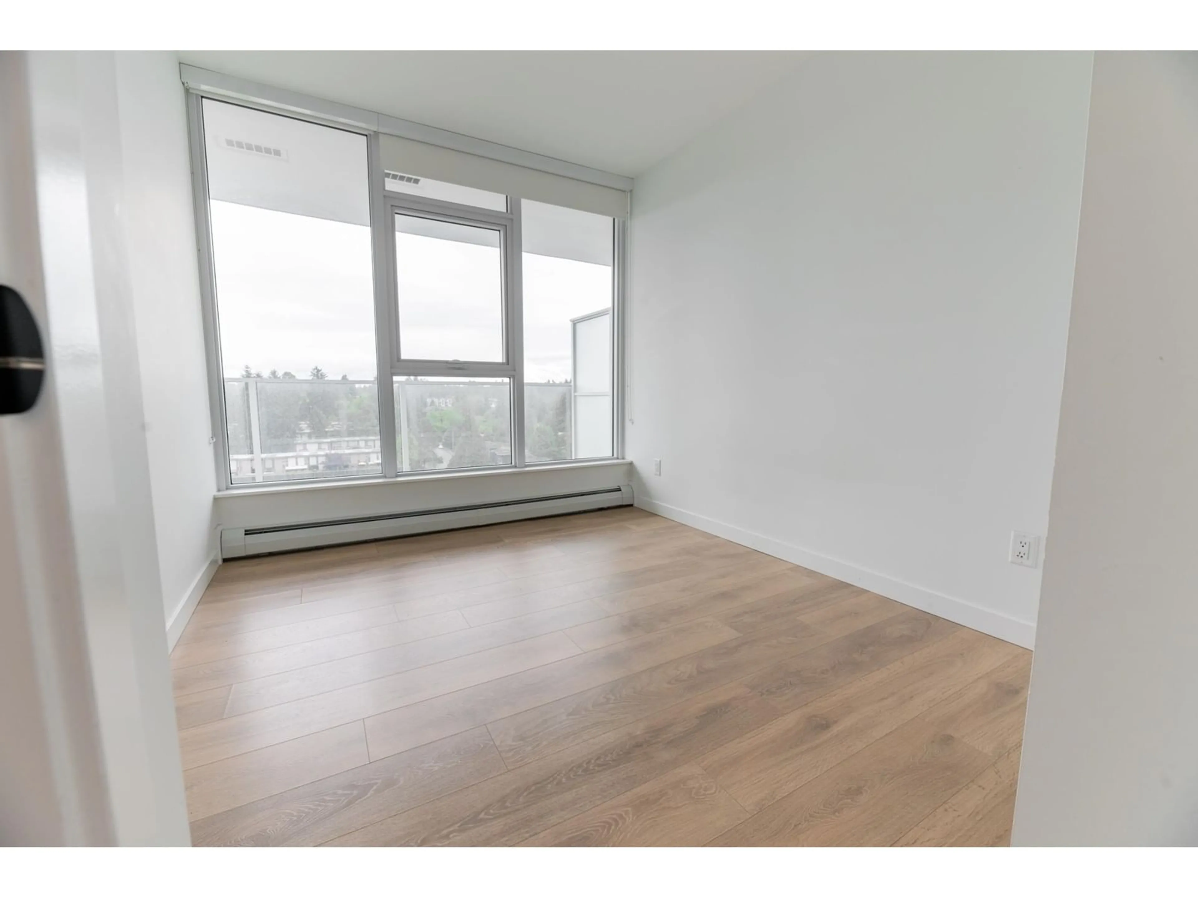 A pic of a room for 1102 - 13685 102, Surrey British Columbia V3T1N7