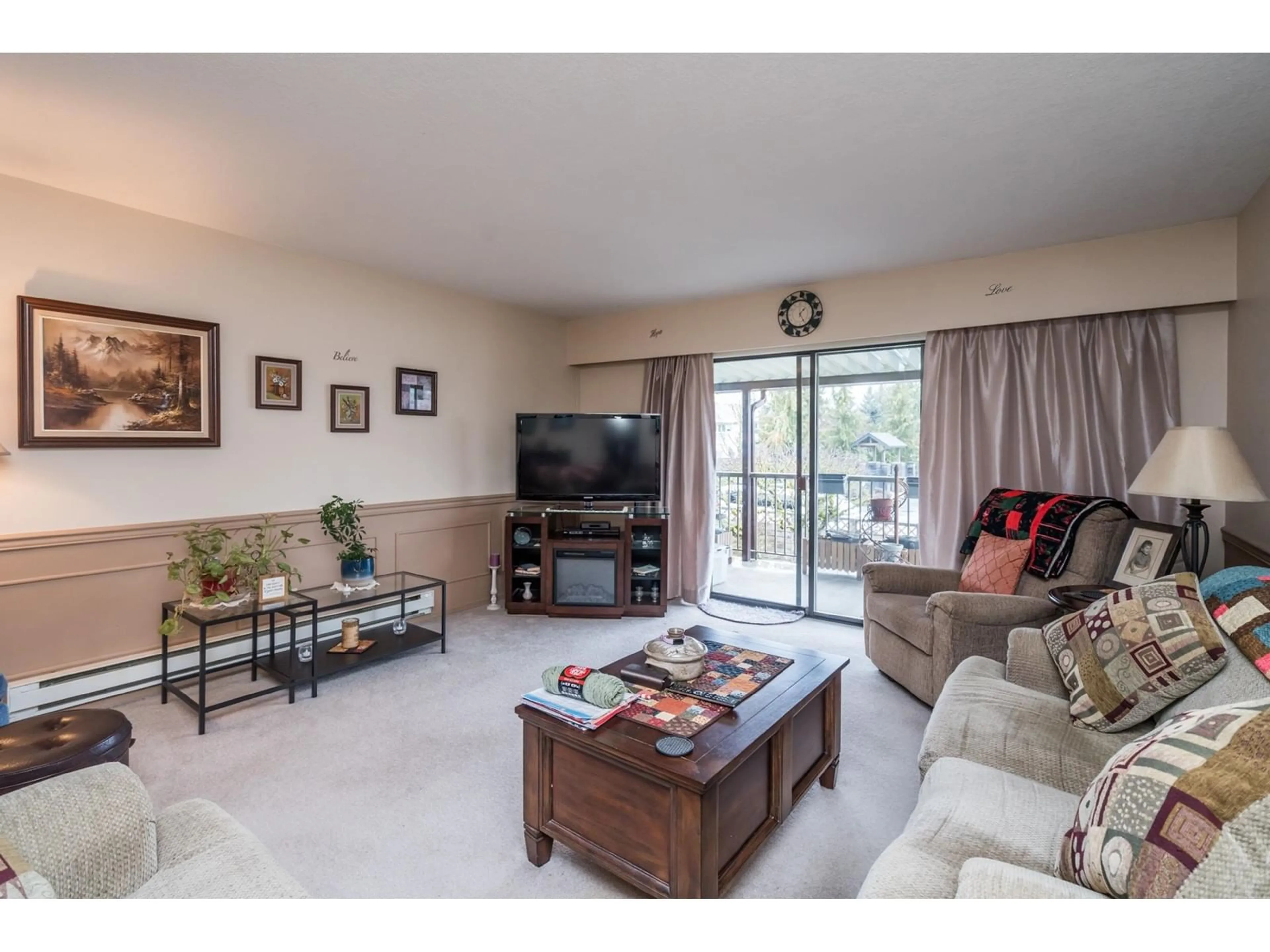 Living room with furniture, unknown for 29 - 32718 GARIBALDI, Abbotsford British Columbia V2T5T6