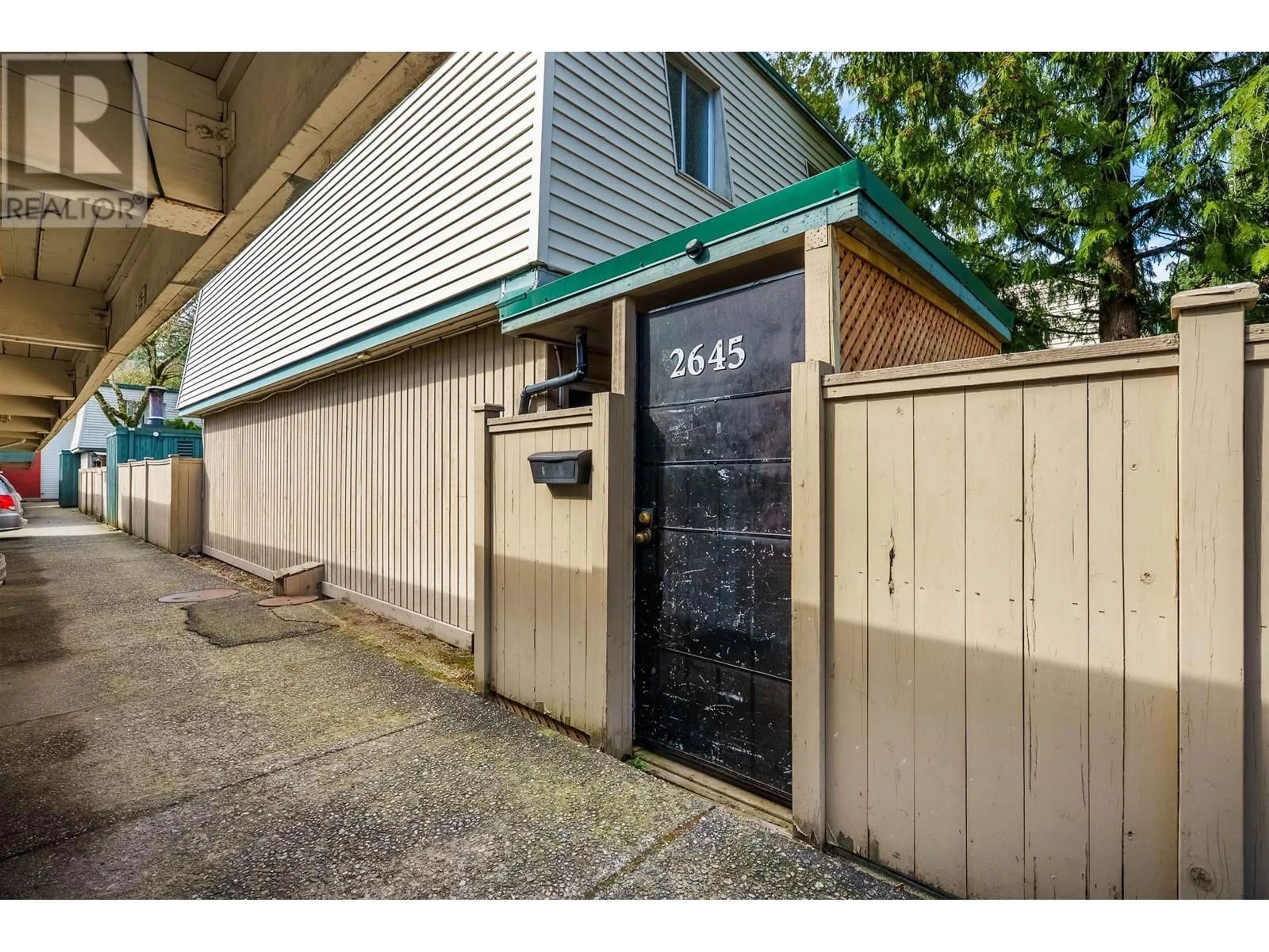 Storage room or clothes room or walk-in closet for 2645 WESTVIEW DRIVE, North Vancouver British Columbia V7N3X1