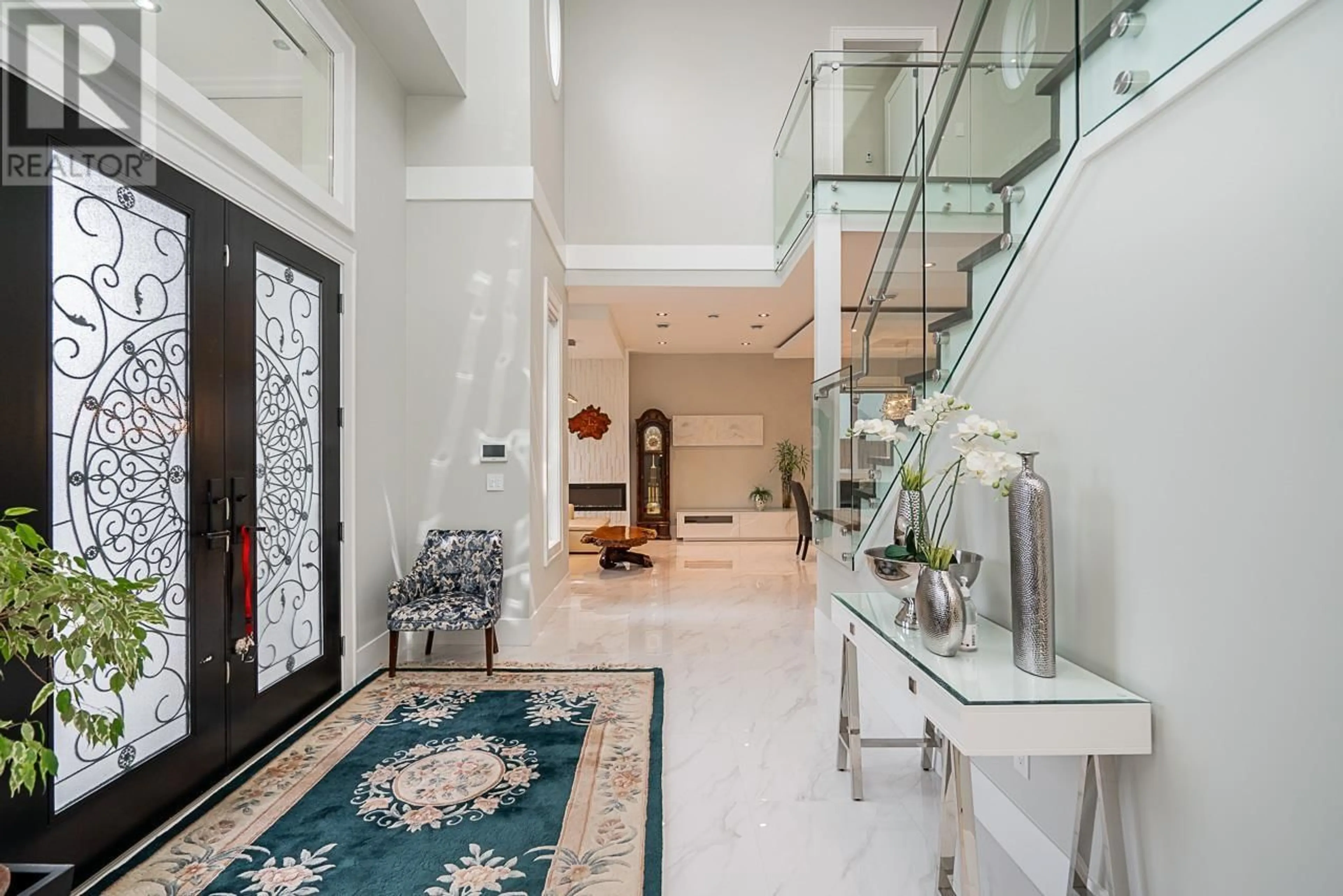 Indoor foyer for 1590 SMITH AVENUE, Coquitlam British Columbia V3J2Y3