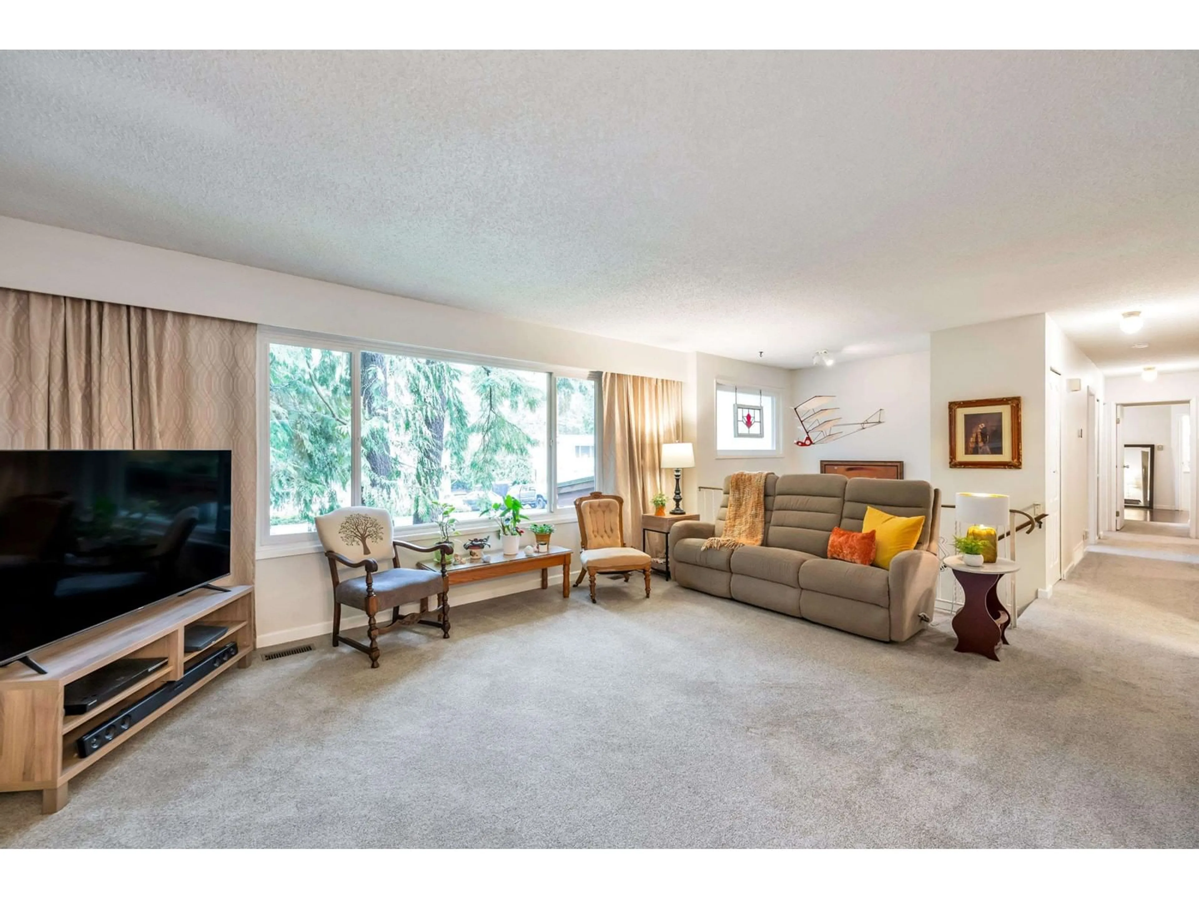 Living room with furniture, unknown for 4037 196A, Langley British Columbia V3A1A7