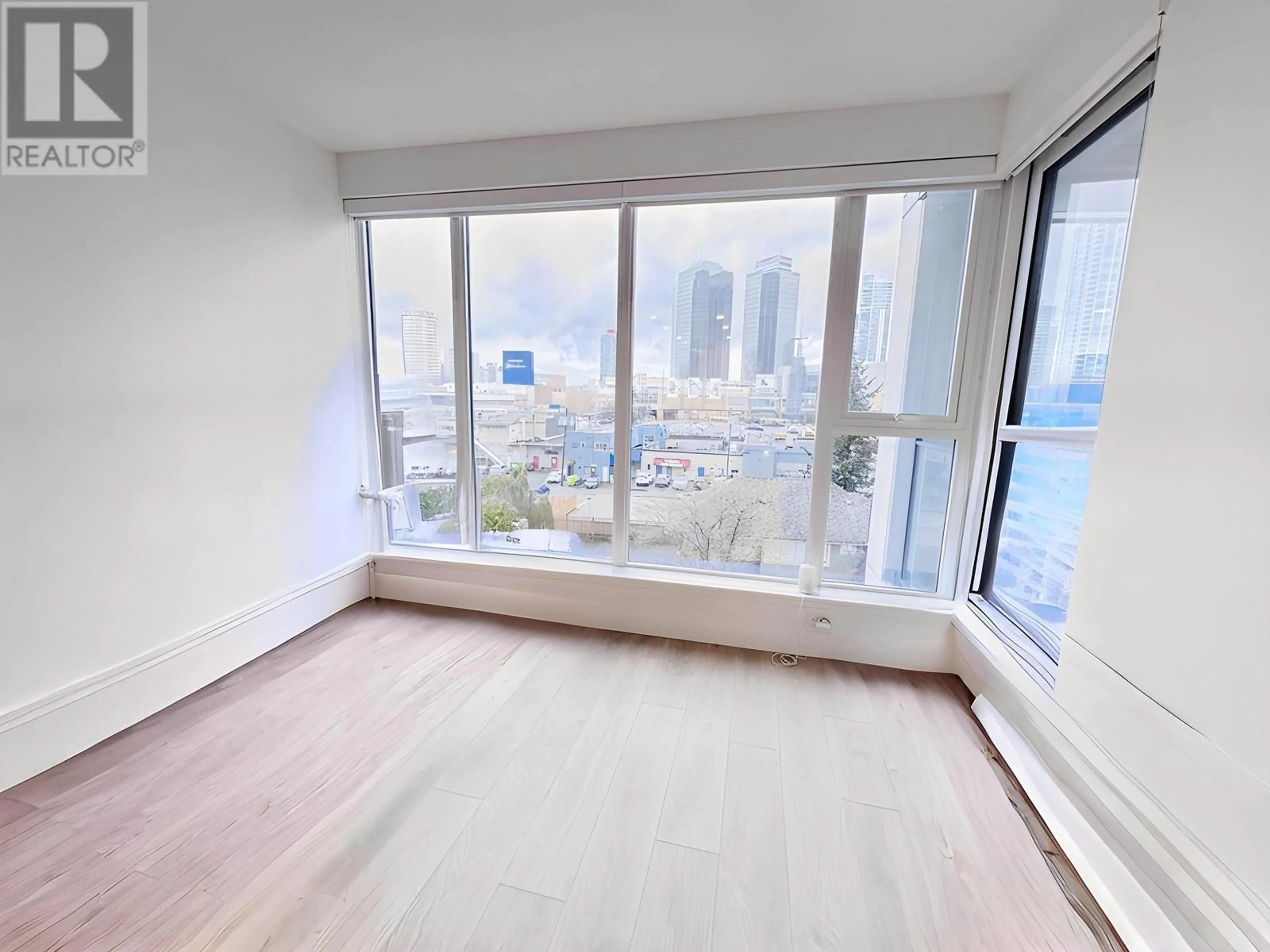 A pic of a room for 403 - 4711 HAZEL STREET, Burnaby British Columbia V5H0J9