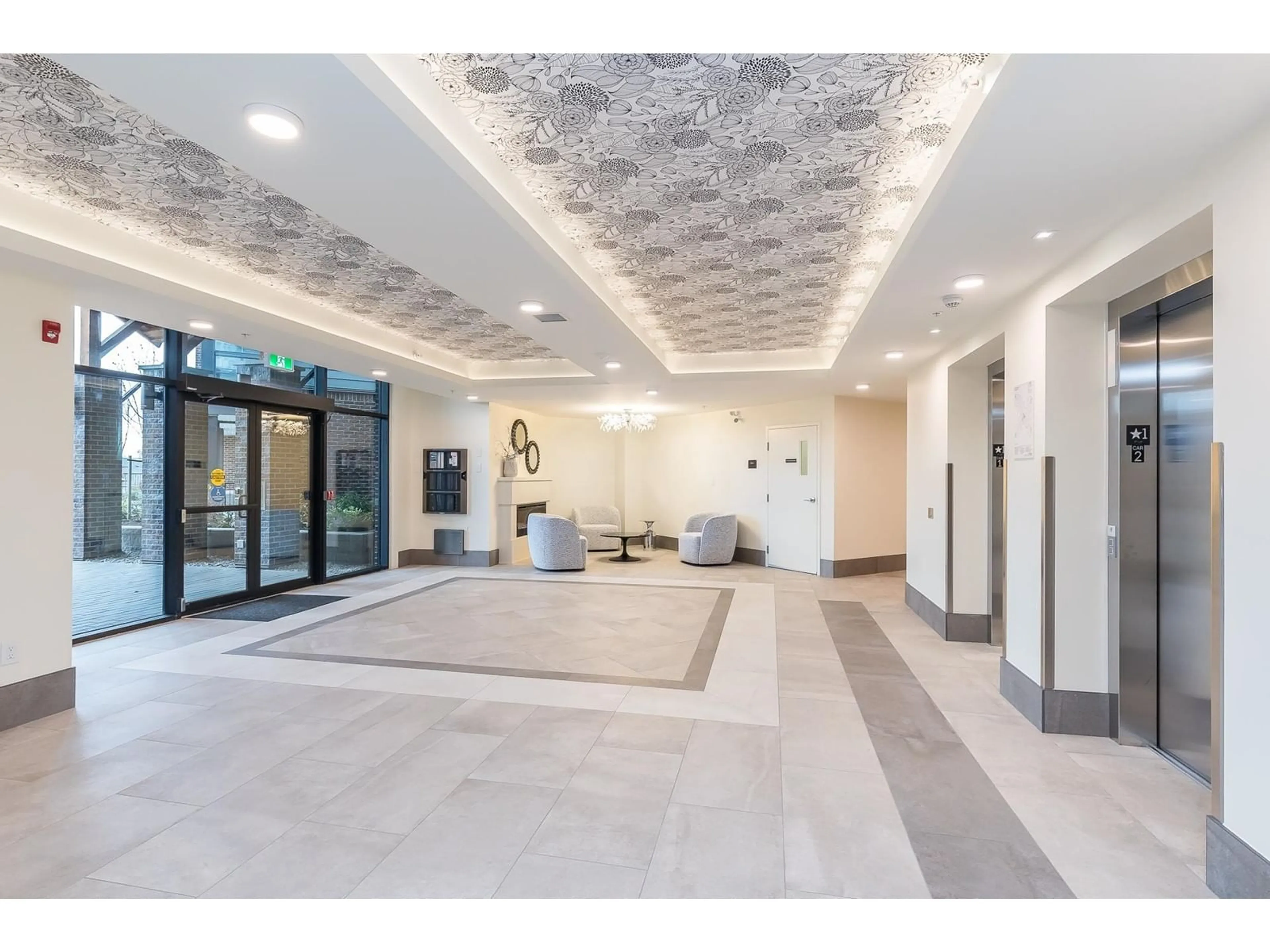 Indoor foyer for 107 - 8497 YOUNG ROAD, Chilliwack British Columbia V2P4P2