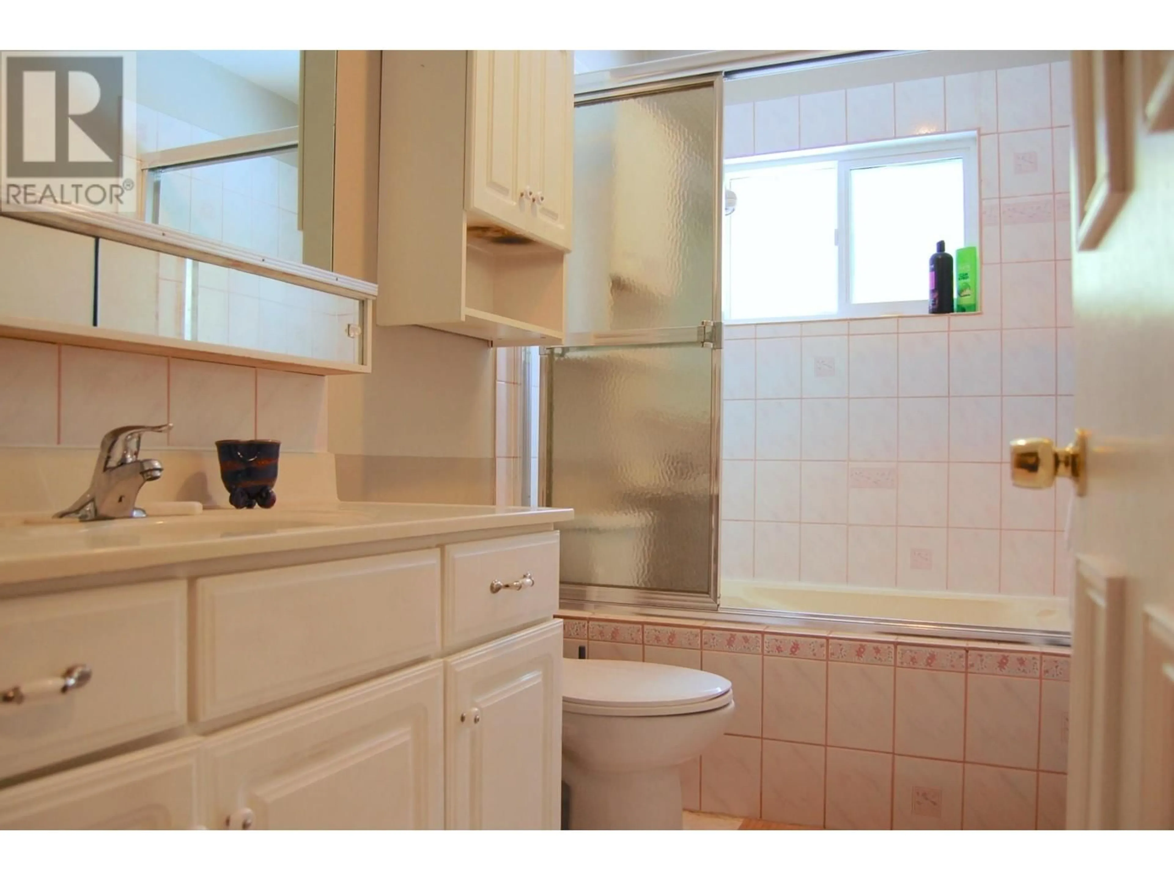 Standard bathroom, ceramic/tile floor for 3366 LAKESIDE ROAD, Whistler British Columbia V8E0B8