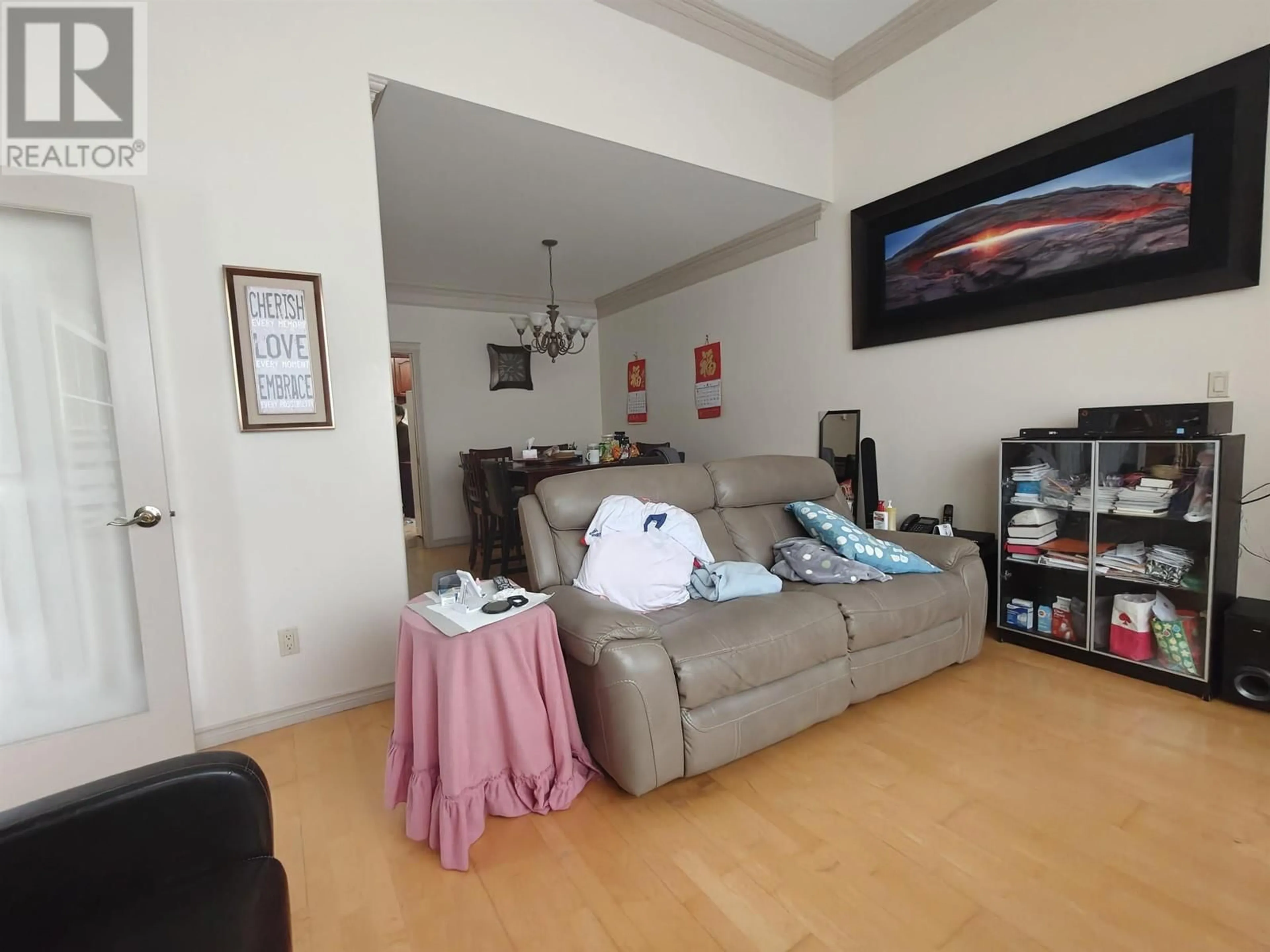A pic of a room for 4586 BARKER AVENUE, Burnaby British Columbia V5G3C5