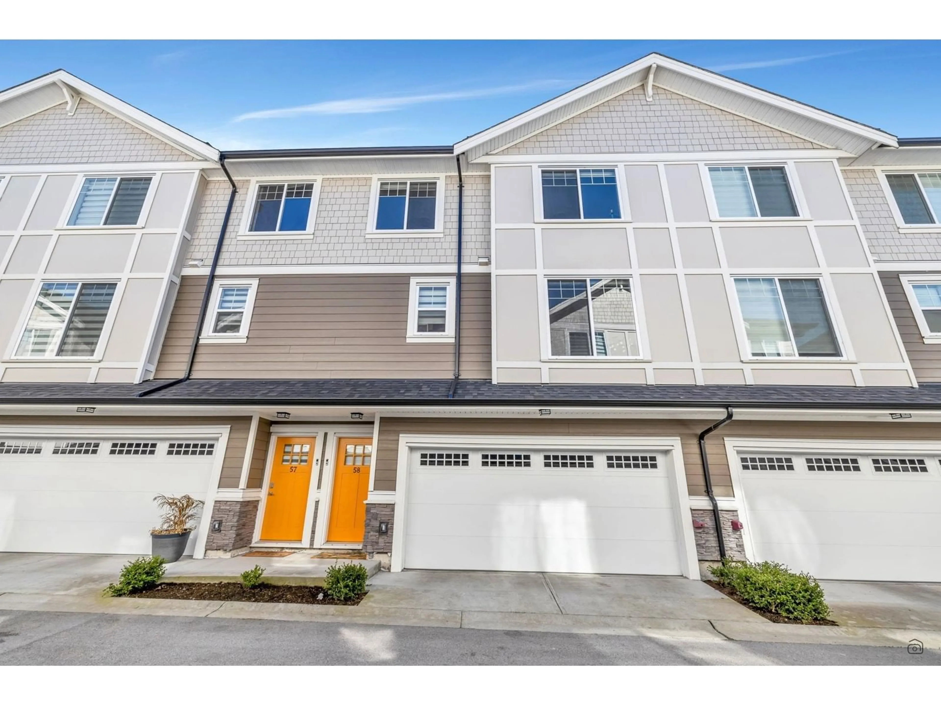 Home with vinyl exterior material, street for 58 - 19501 74, Surrey British Columbia V4N6V7