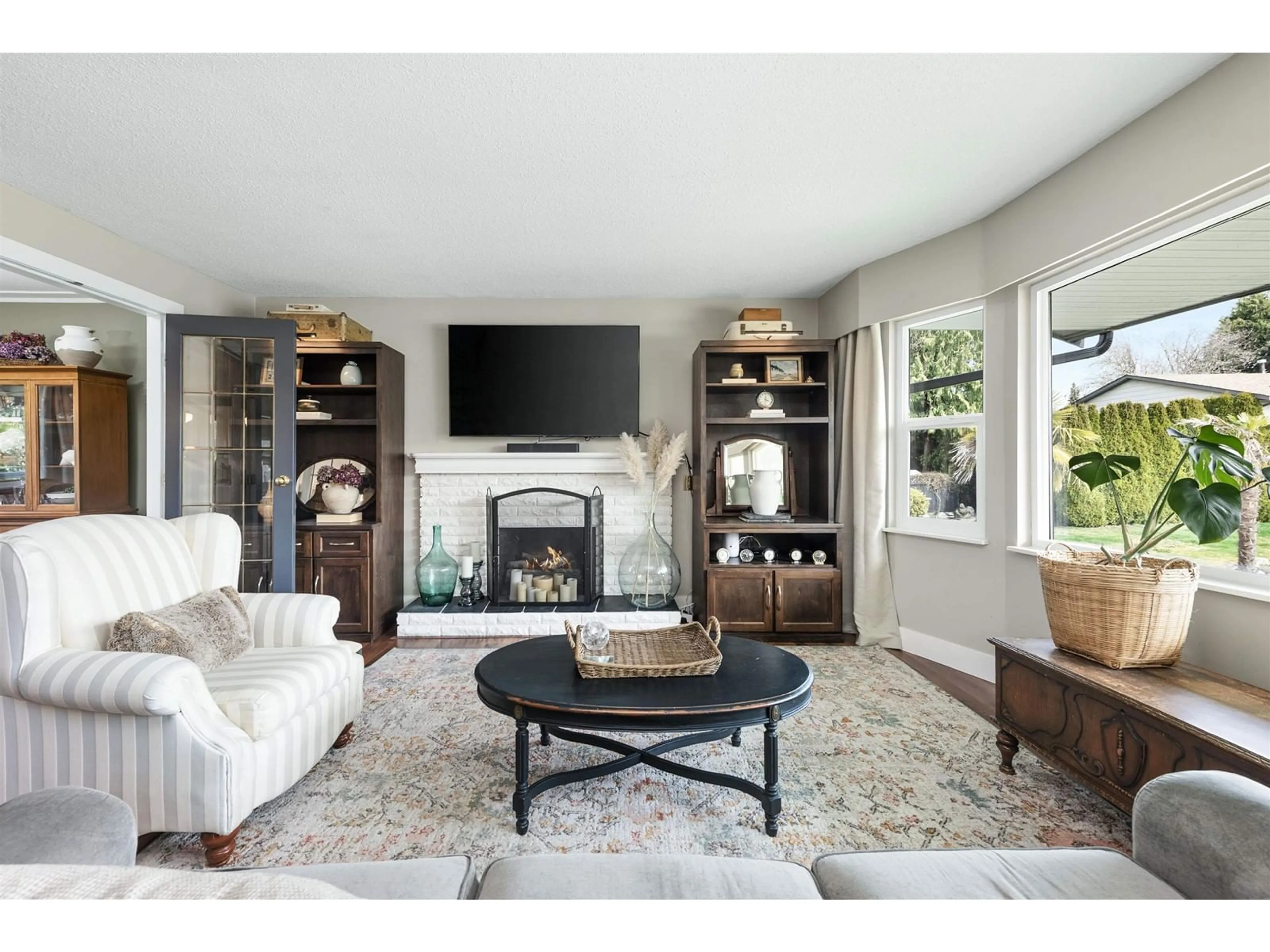 Living room with furniture, unknown for 11349 75A, Delta British Columbia V4C1H6