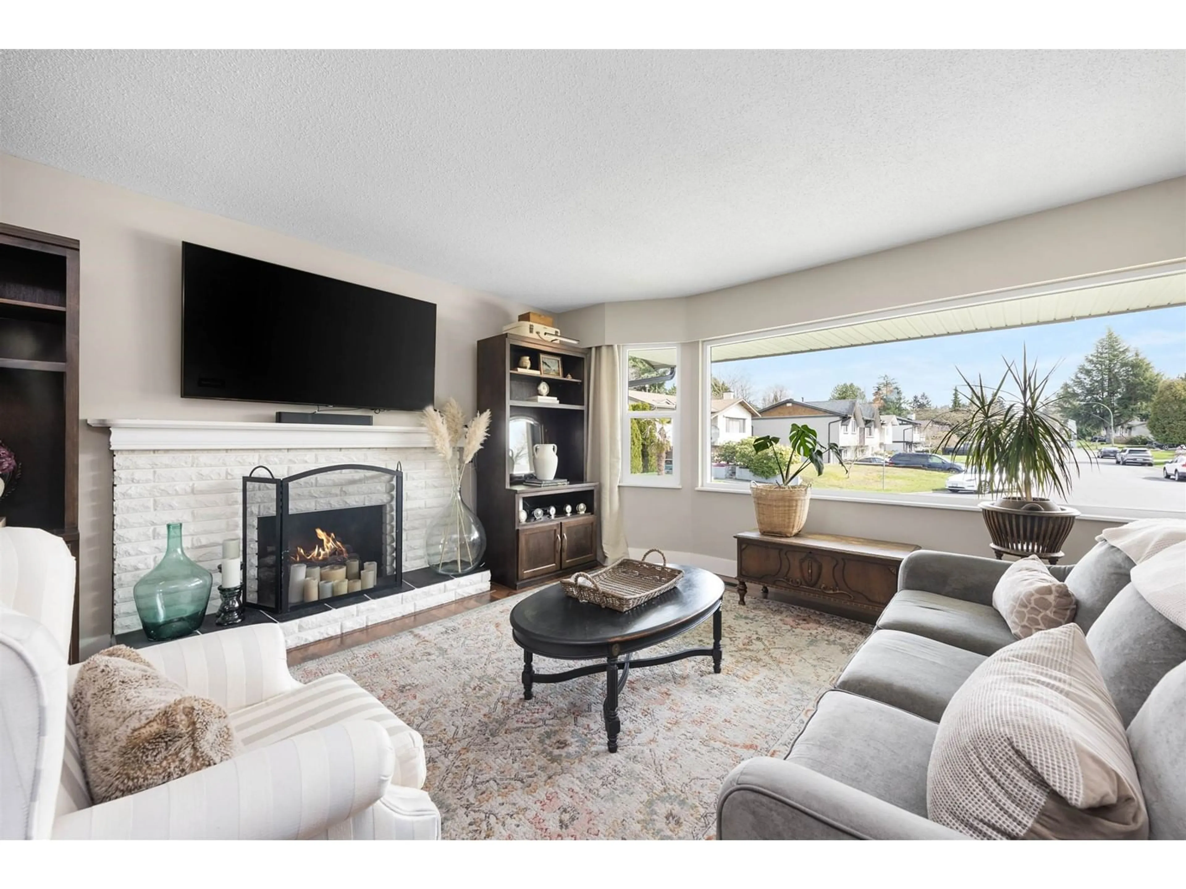 Living room with furniture, unknown for 11349 75A, Delta British Columbia V4C1H6