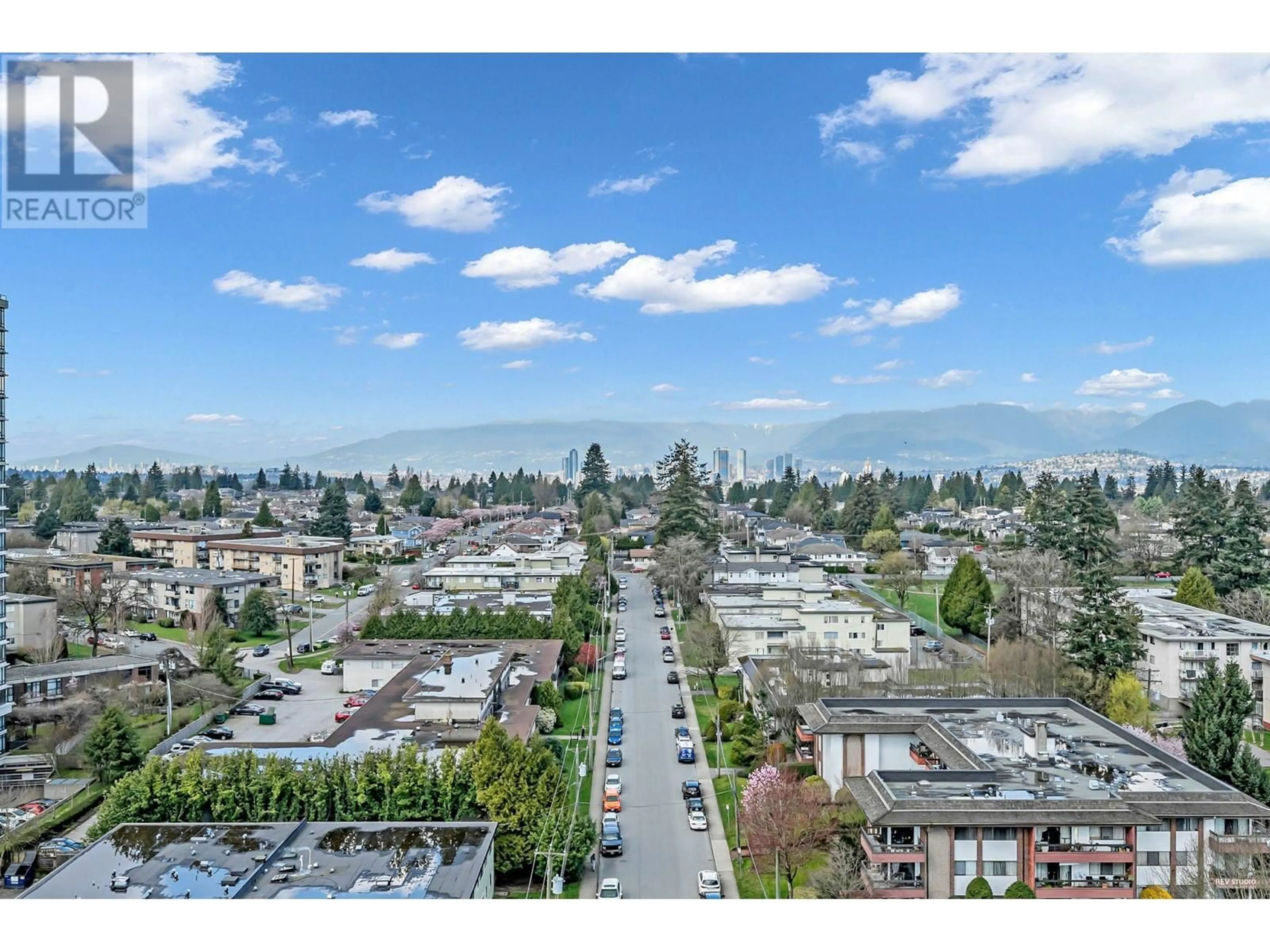 A pic from outside/outdoor area/front of a property/back of a property/a pic from drone, unknown for 1402 - 7358 EDMONDS STREET, Burnaby British Columbia V3N0H1