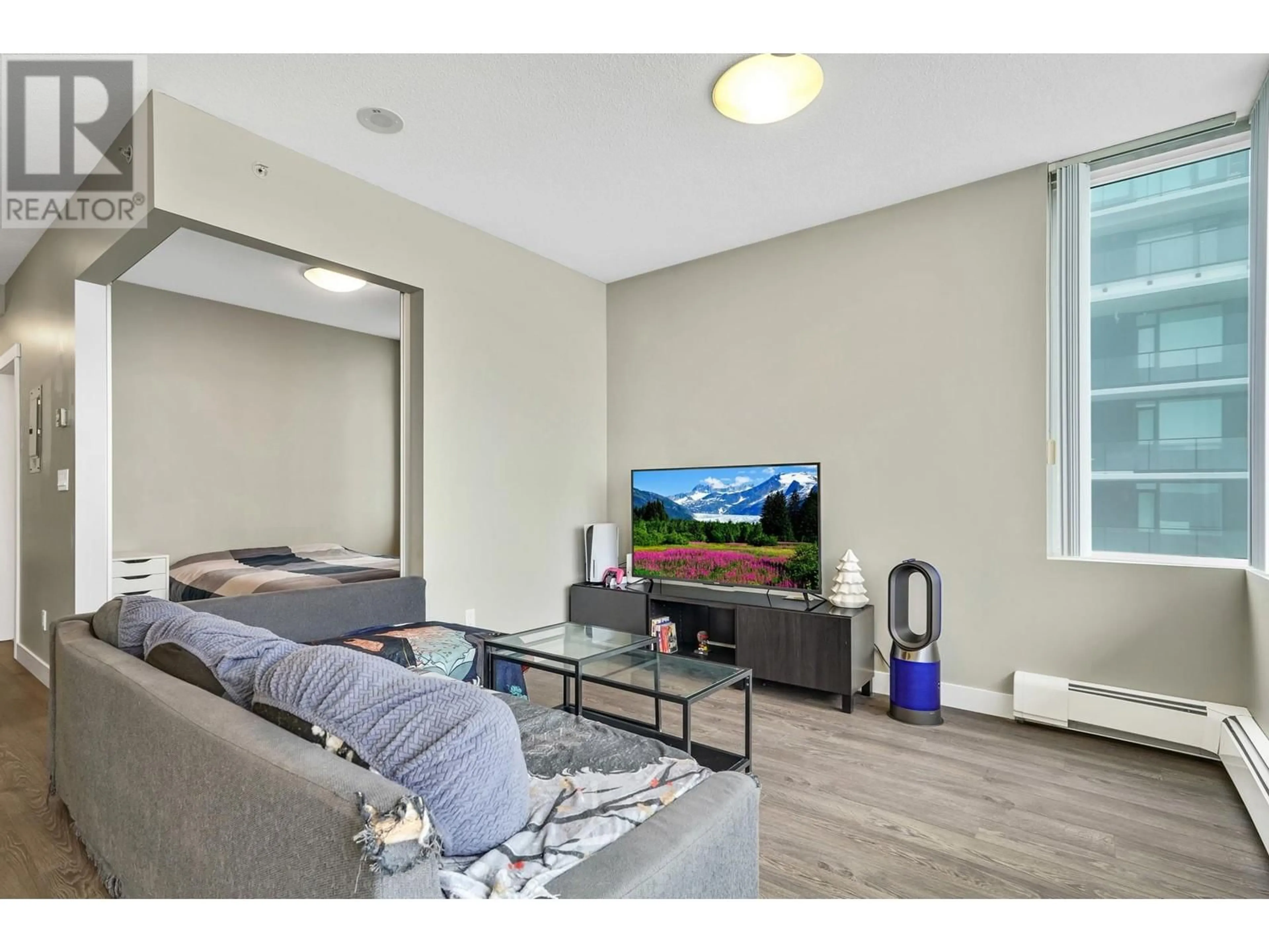 A pic of a room for 708 - 9025 HIGHLAND, Burnaby British Columbia V5A0A8