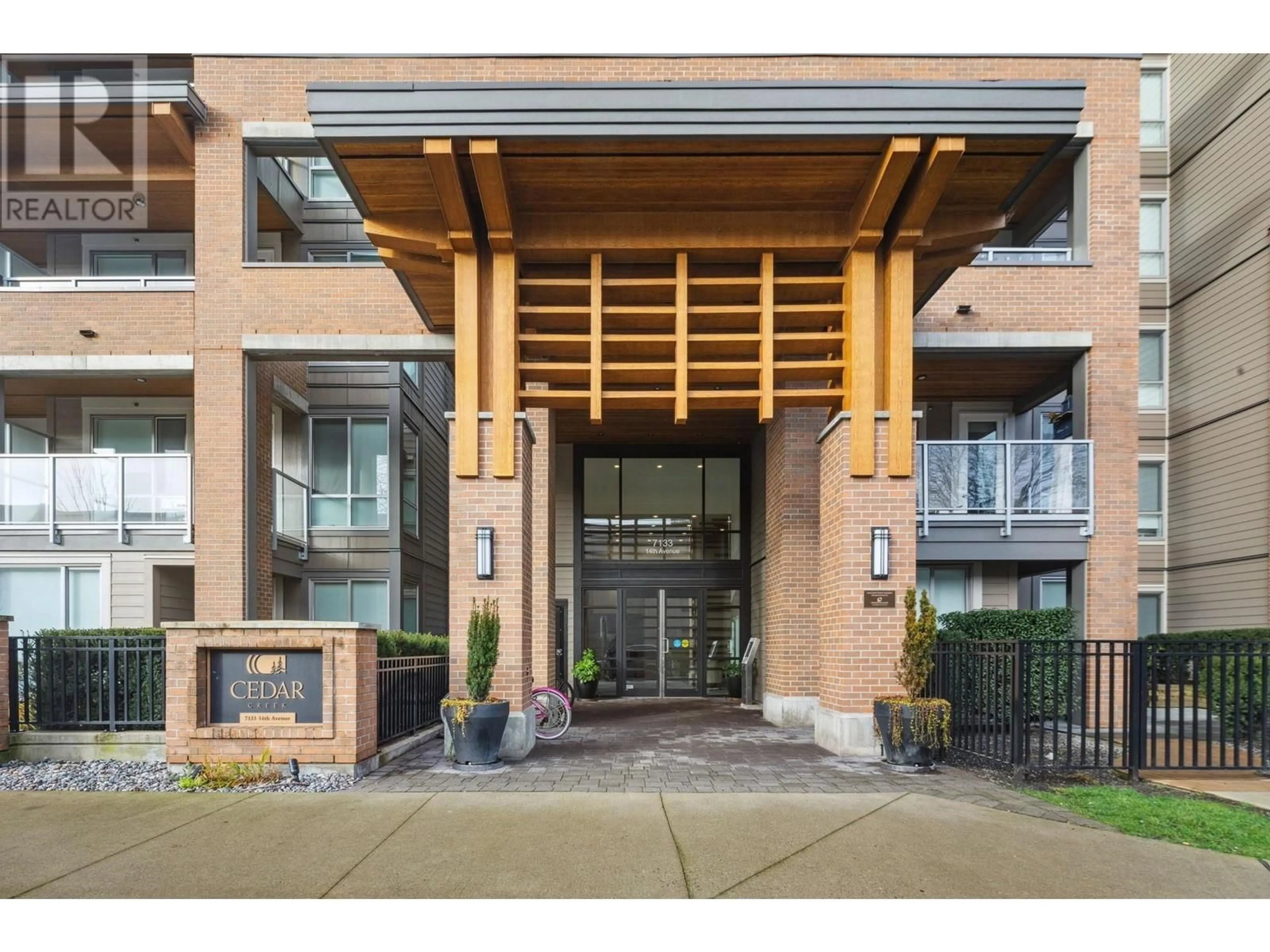 Indoor foyer for 112 - 7133 14TH AVENUE, Burnaby British Columbia V3N0H5