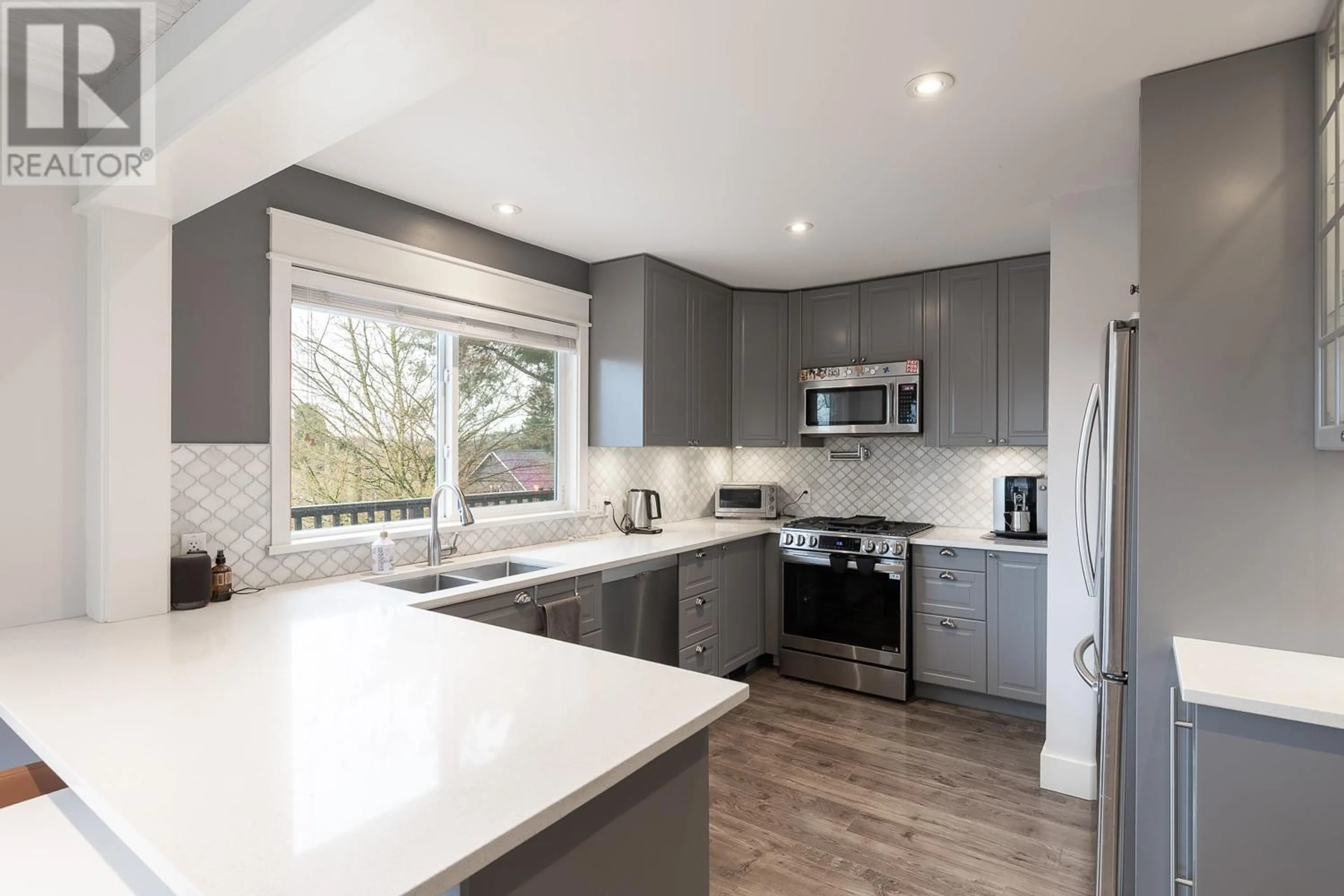 Contemporary kitchen, unknown for 3311 SOPHIA STREET, Vancouver British Columbia V5V3T4