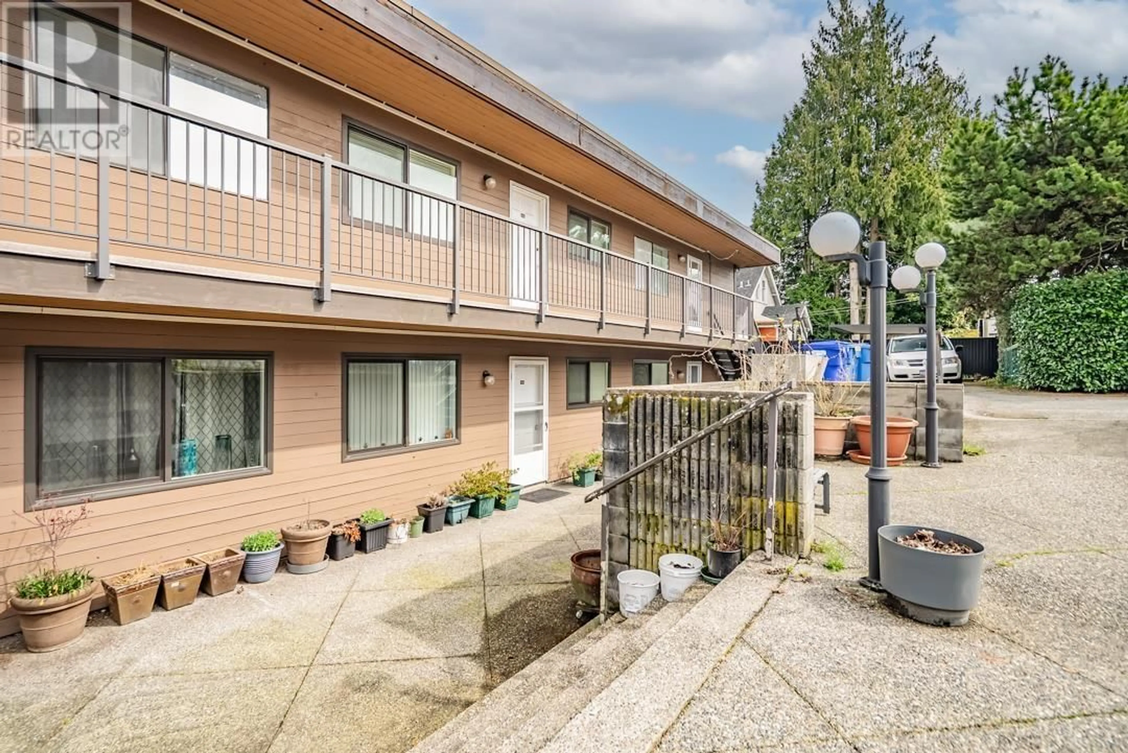 Patio, unknown for 101 - 3136 KINGSWAY, Vancouver British Columbia V5R5K1