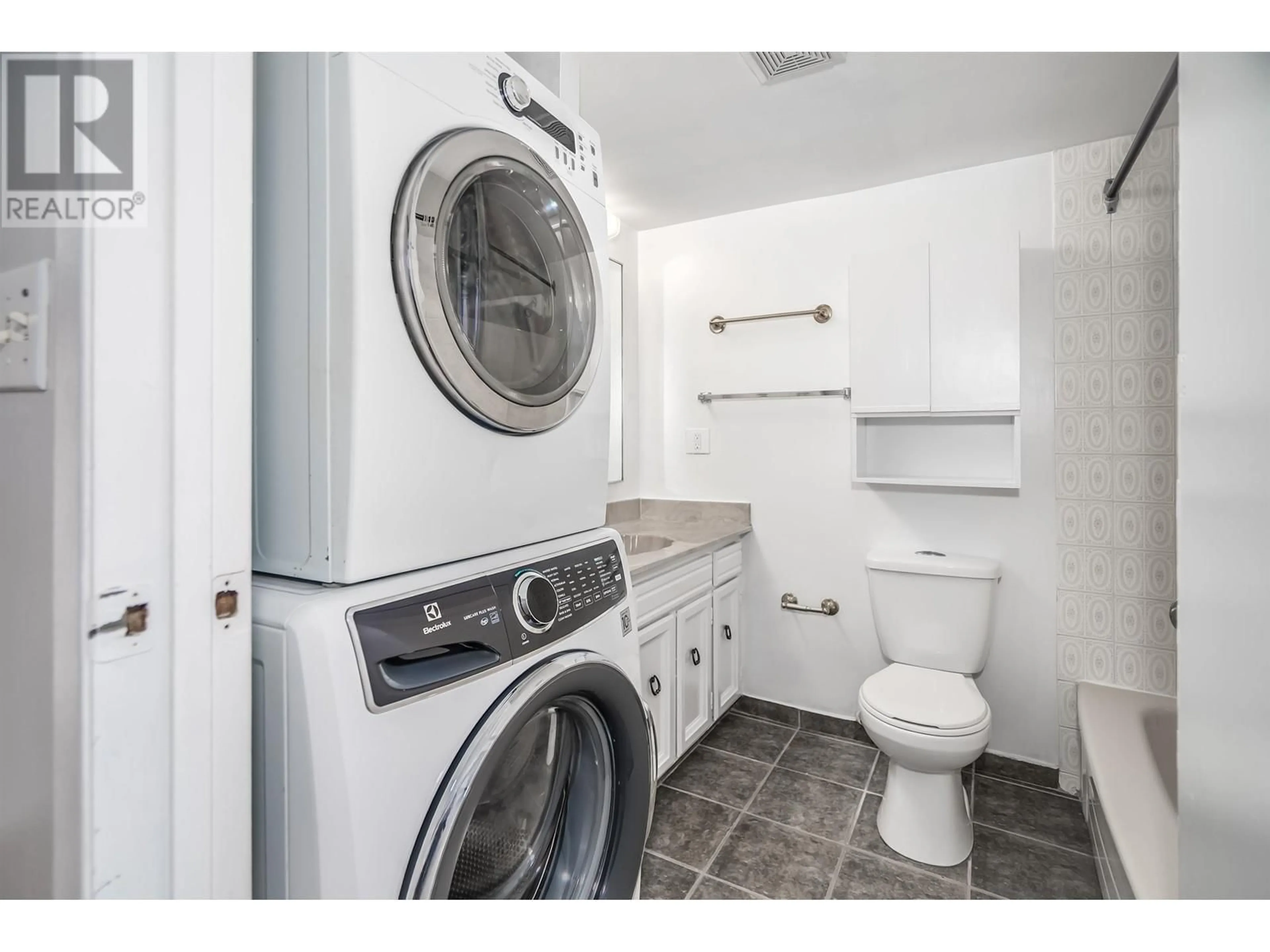 Laundry room for 101 - 3136 KINGSWAY, Vancouver British Columbia V5R5K1