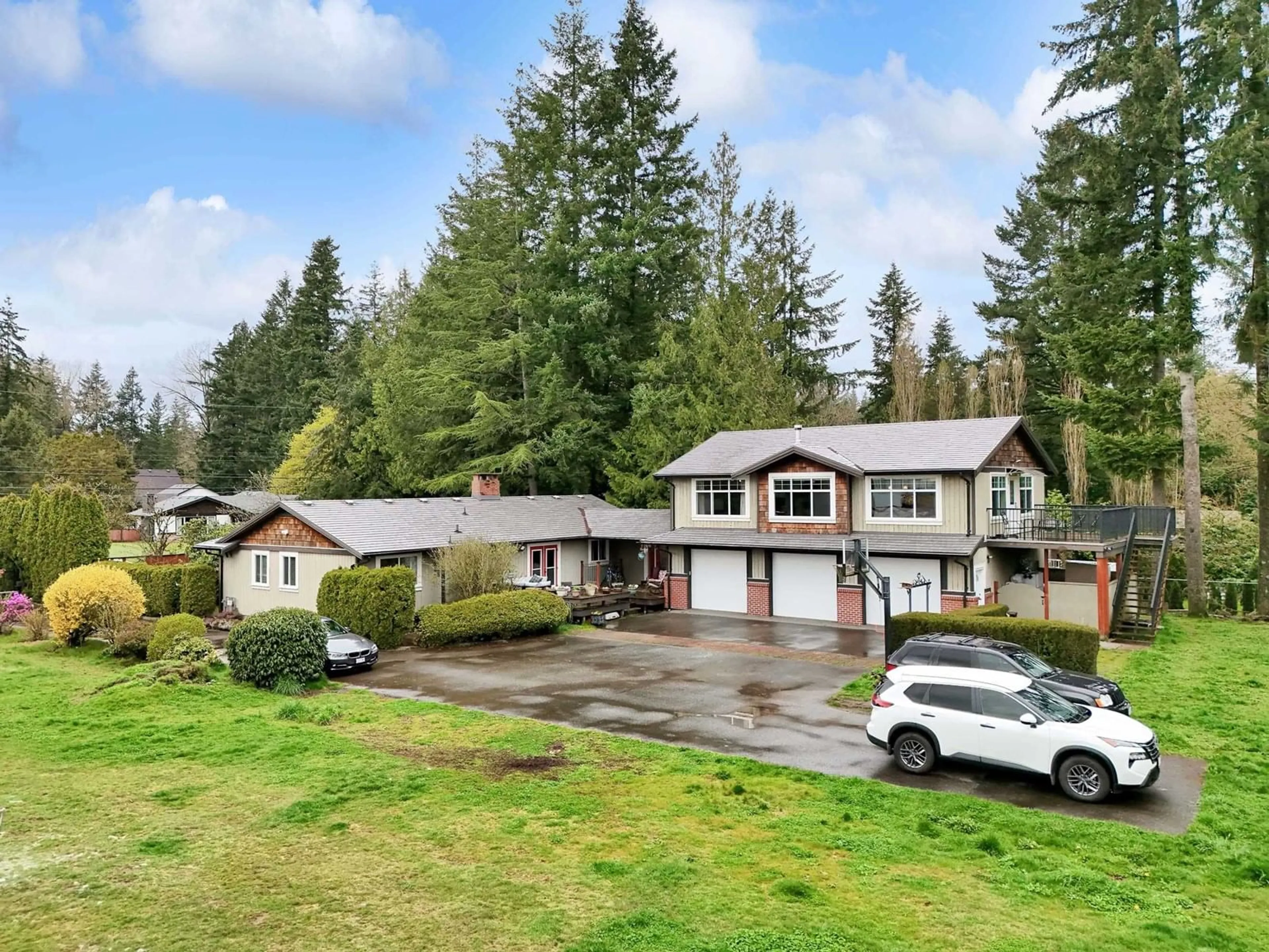 A pic from outside/outdoor area/front of a property/back of a property/a pic from drone, unknown for 5010 236, Langley British Columbia V2Z2S7