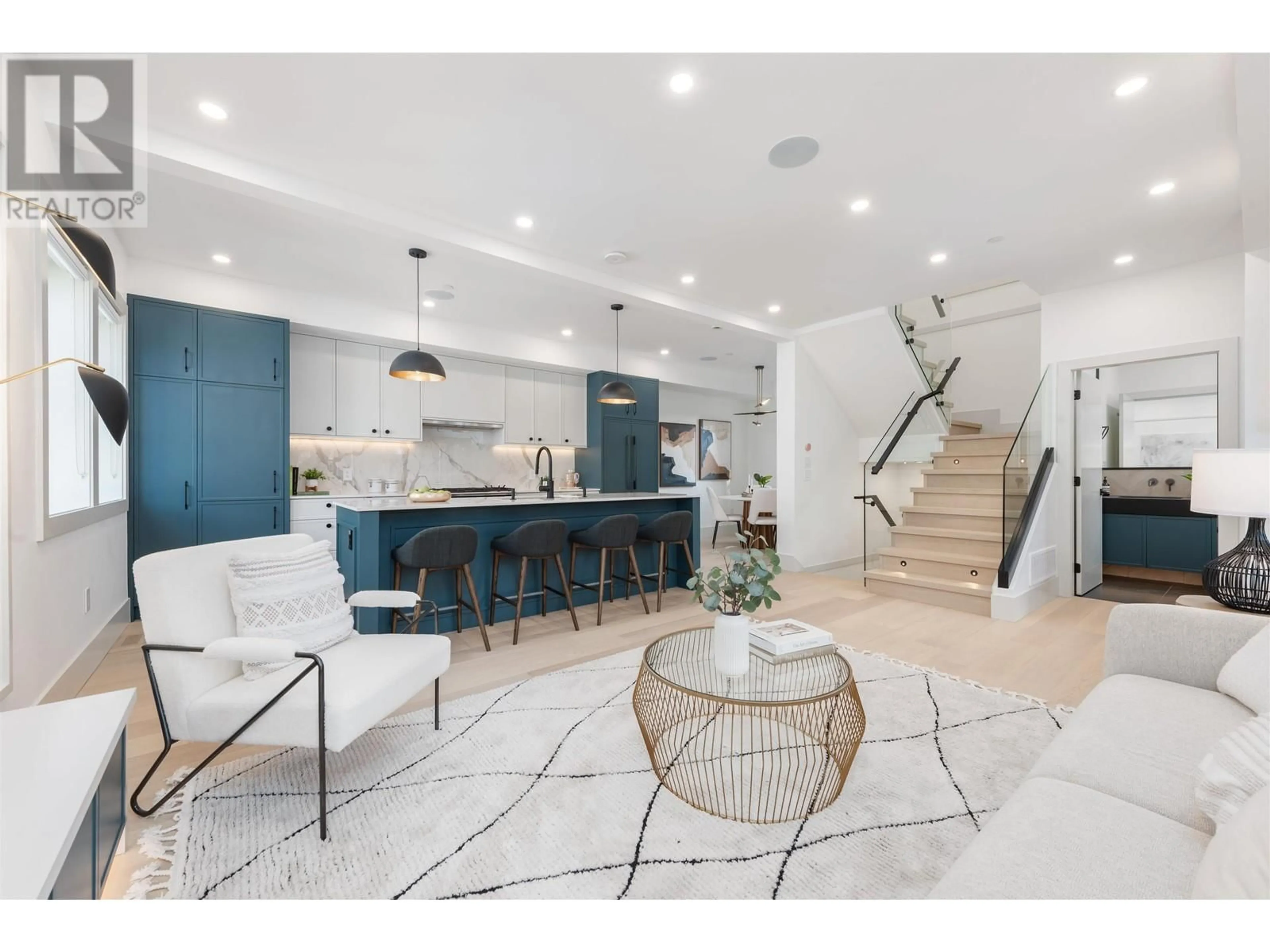 Open concept kitchen, ceramic/tile floor for 4 - 367 33RD AVENUE, Vancouver British Columbia V5V2Z8