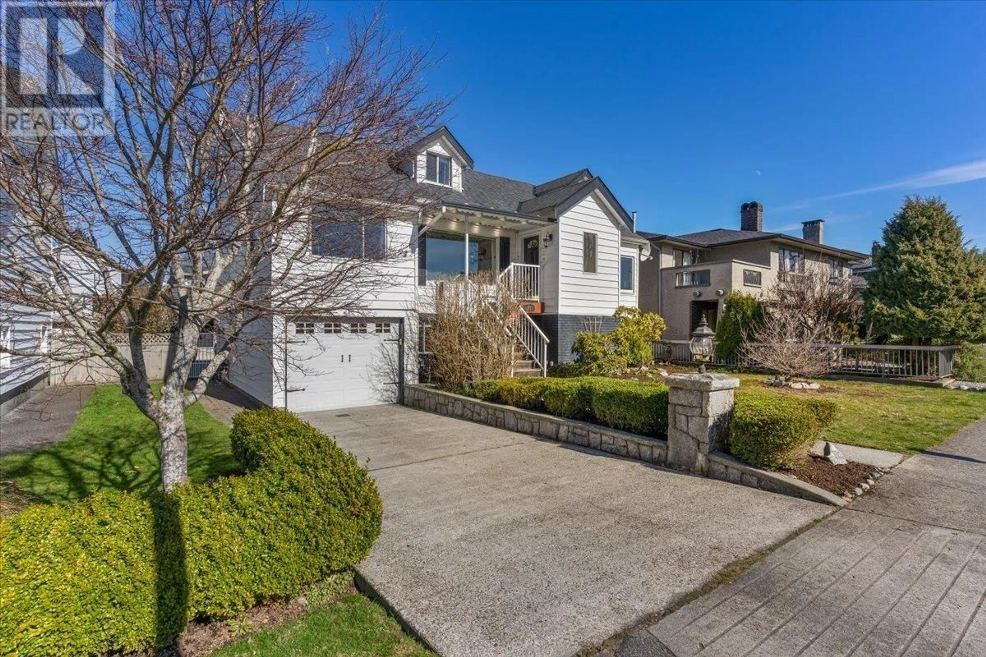 Unknown for 3913 DUNDAS STREET, Burnaby British Columbia V5C1A6