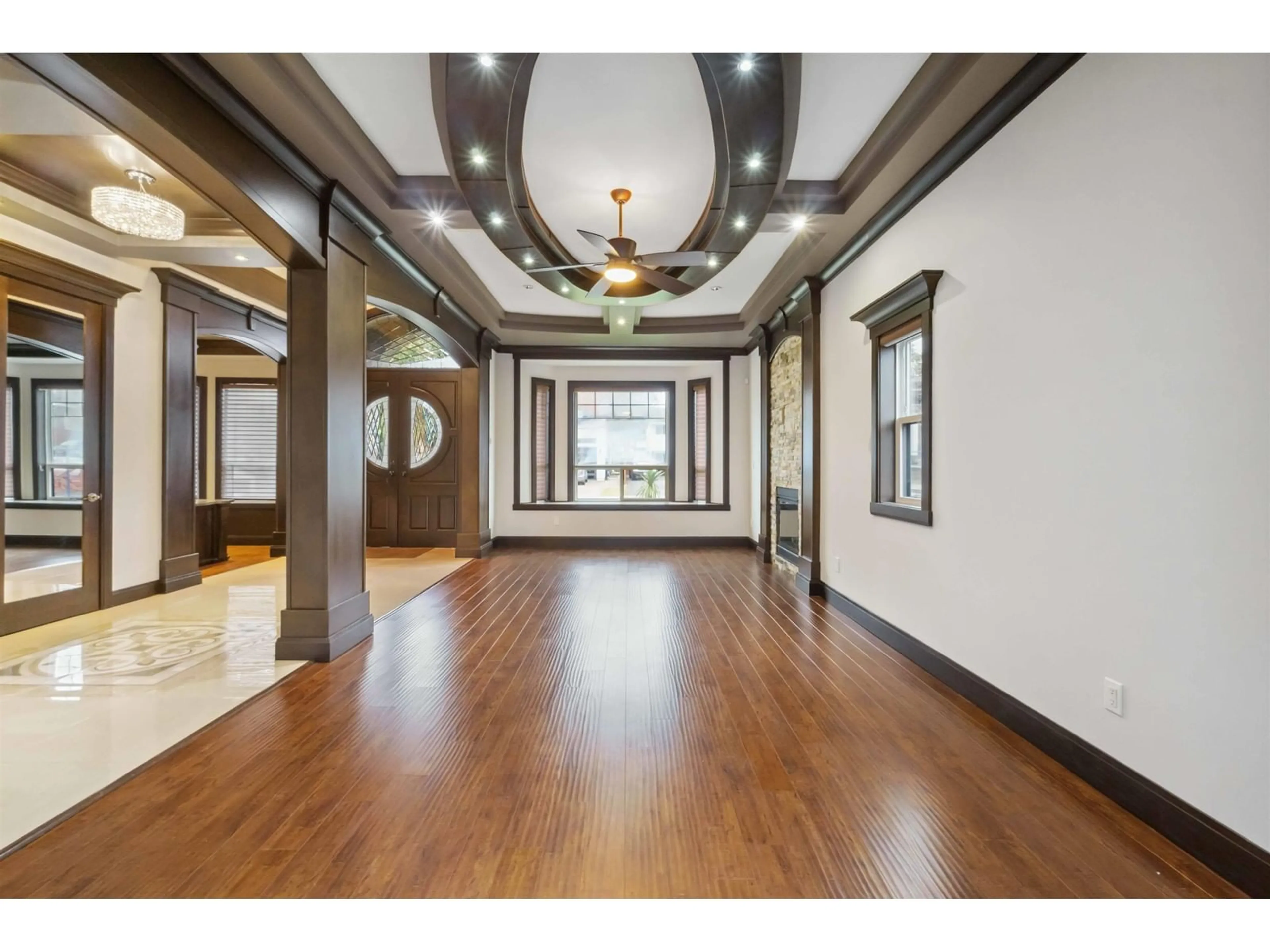 Indoor foyer for 13883 77A, Surrey British Columbia V3W5Z3