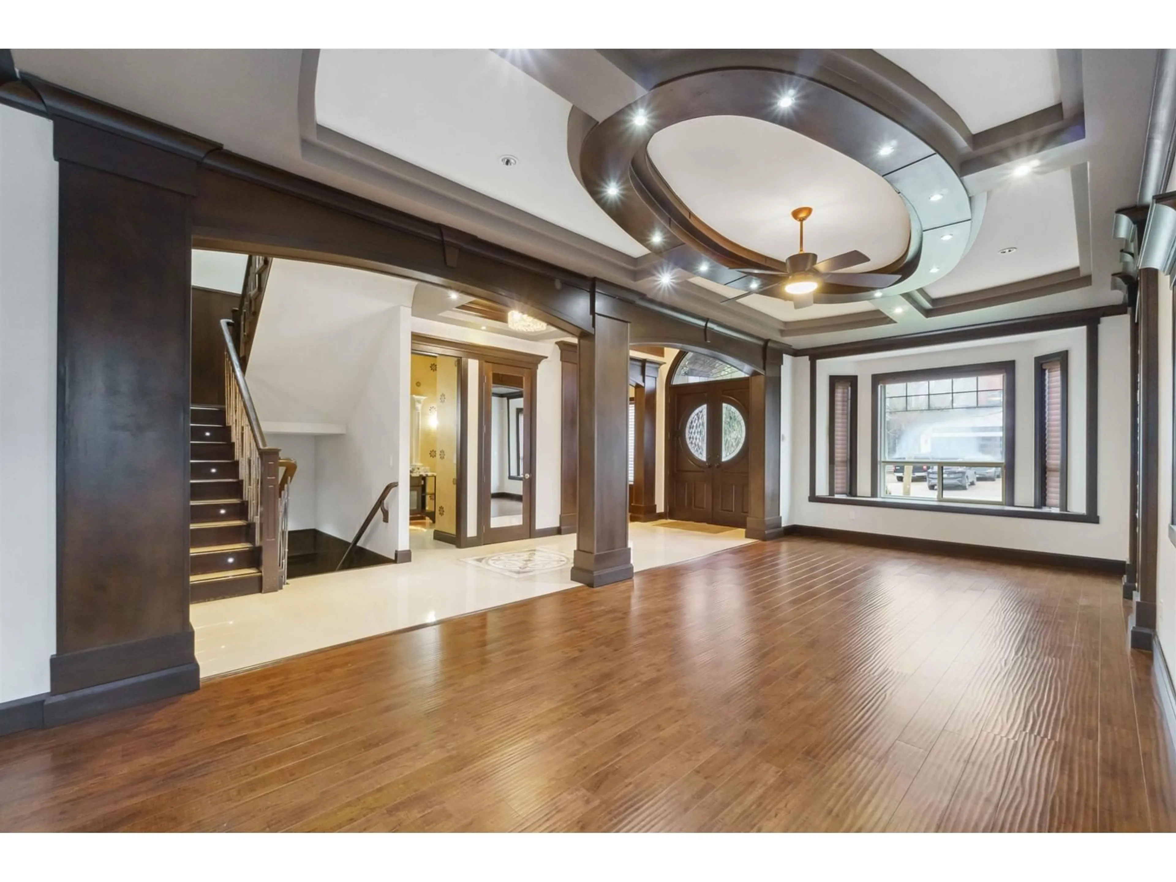 Indoor foyer for 13883 77A, Surrey British Columbia V3W5Z3
