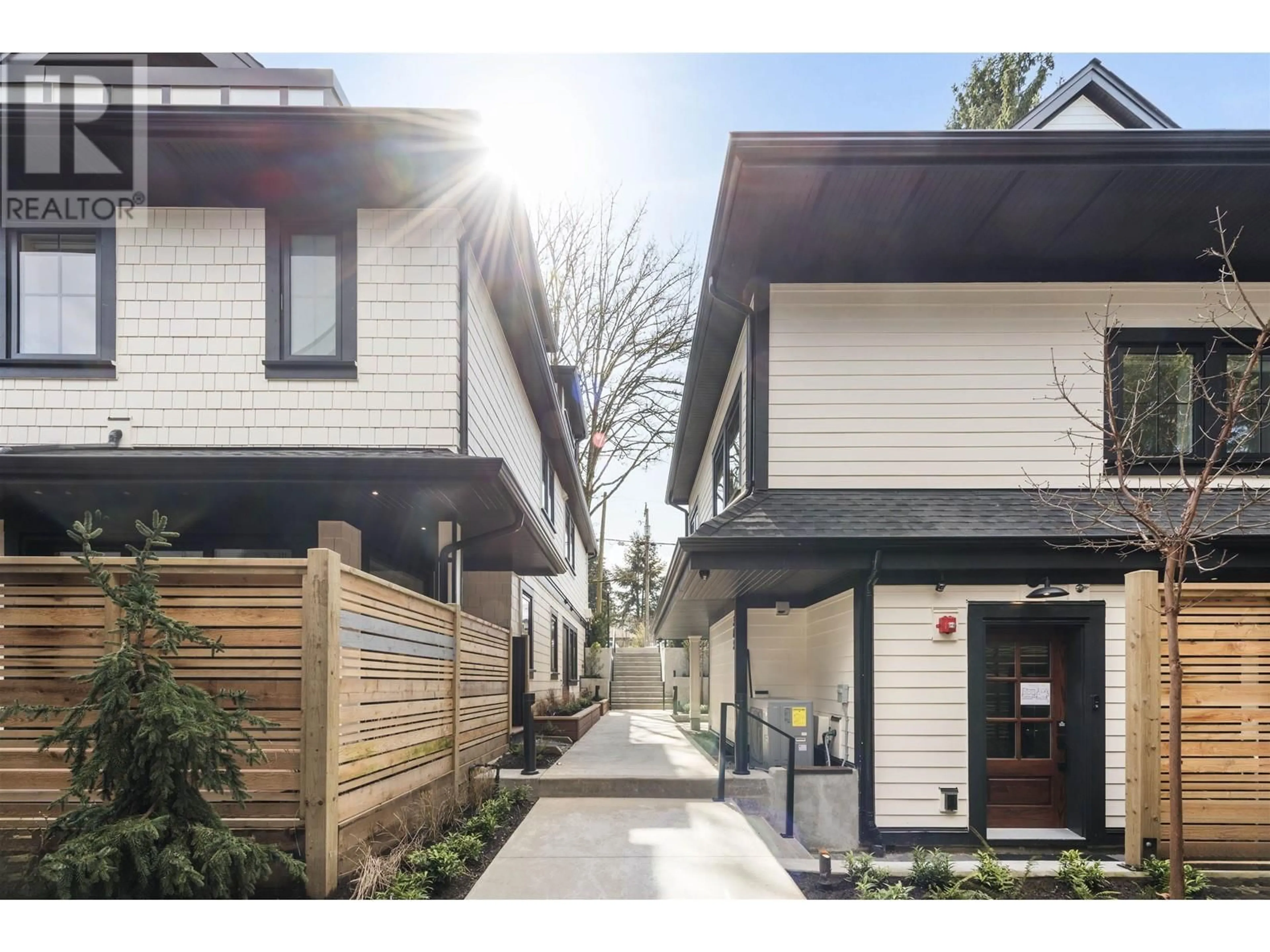 Home with brick exterior material, street for 1 - 365 33RD AVENUE, Vancouver British Columbia V5V2Z8