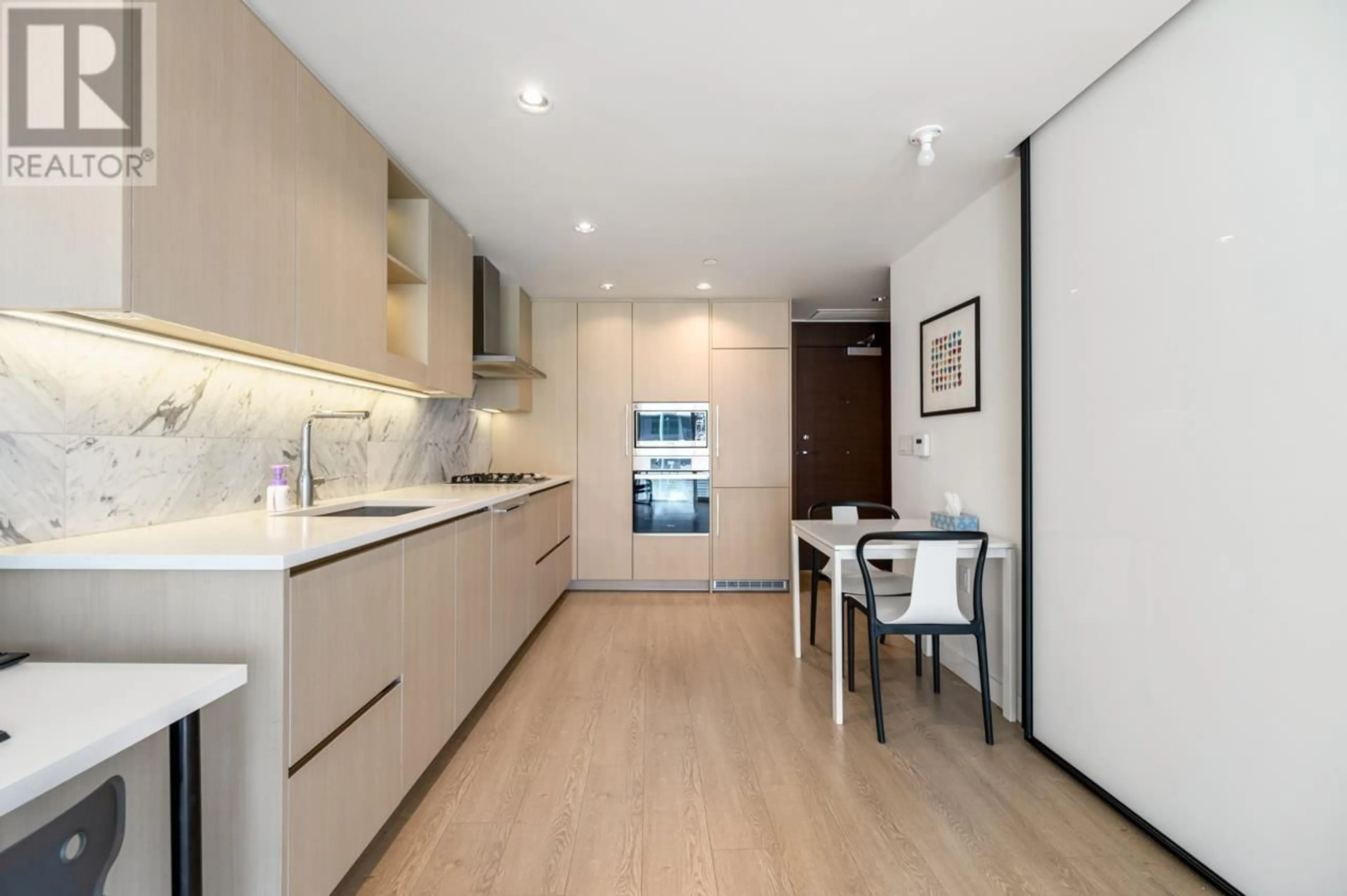 Contemporary kitchen, unknown for 412 - 89 NELSON STREET, Vancouver British Columbia V6Z0E7