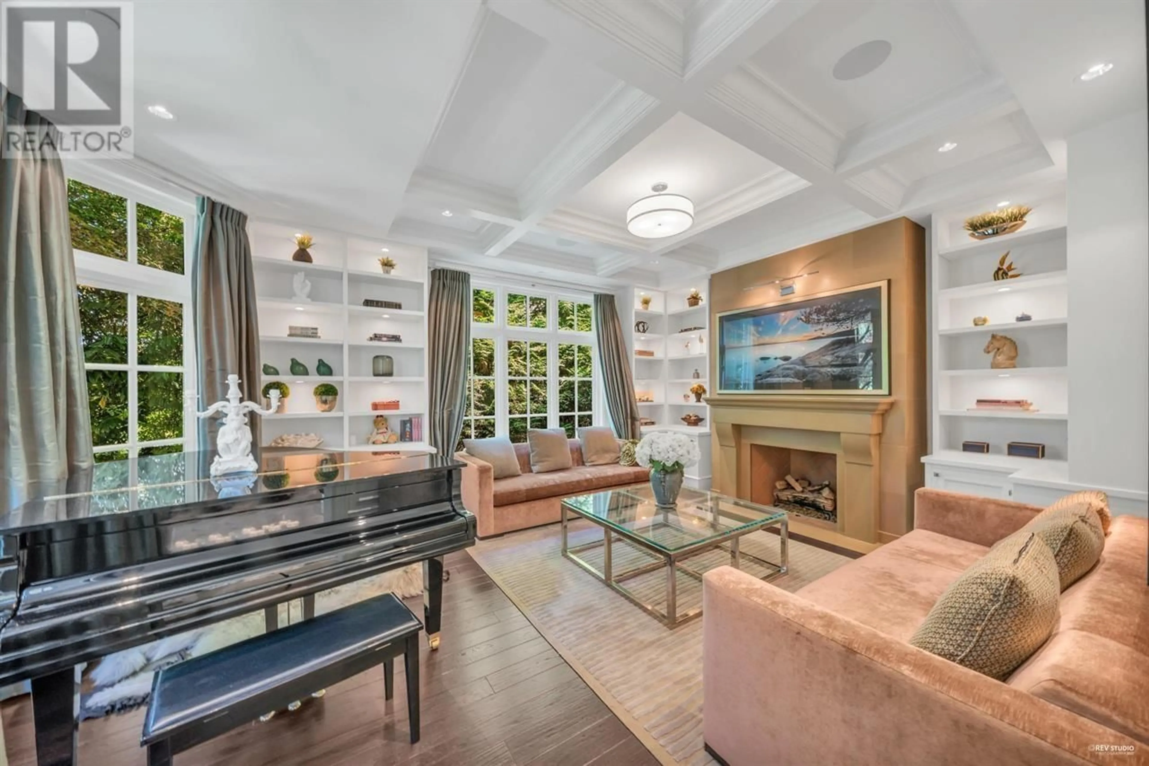 Living room with furniture, ceramic/tile floor for 3416 CEDAR CRESCENT, Vancouver British Columbia V6J2R3