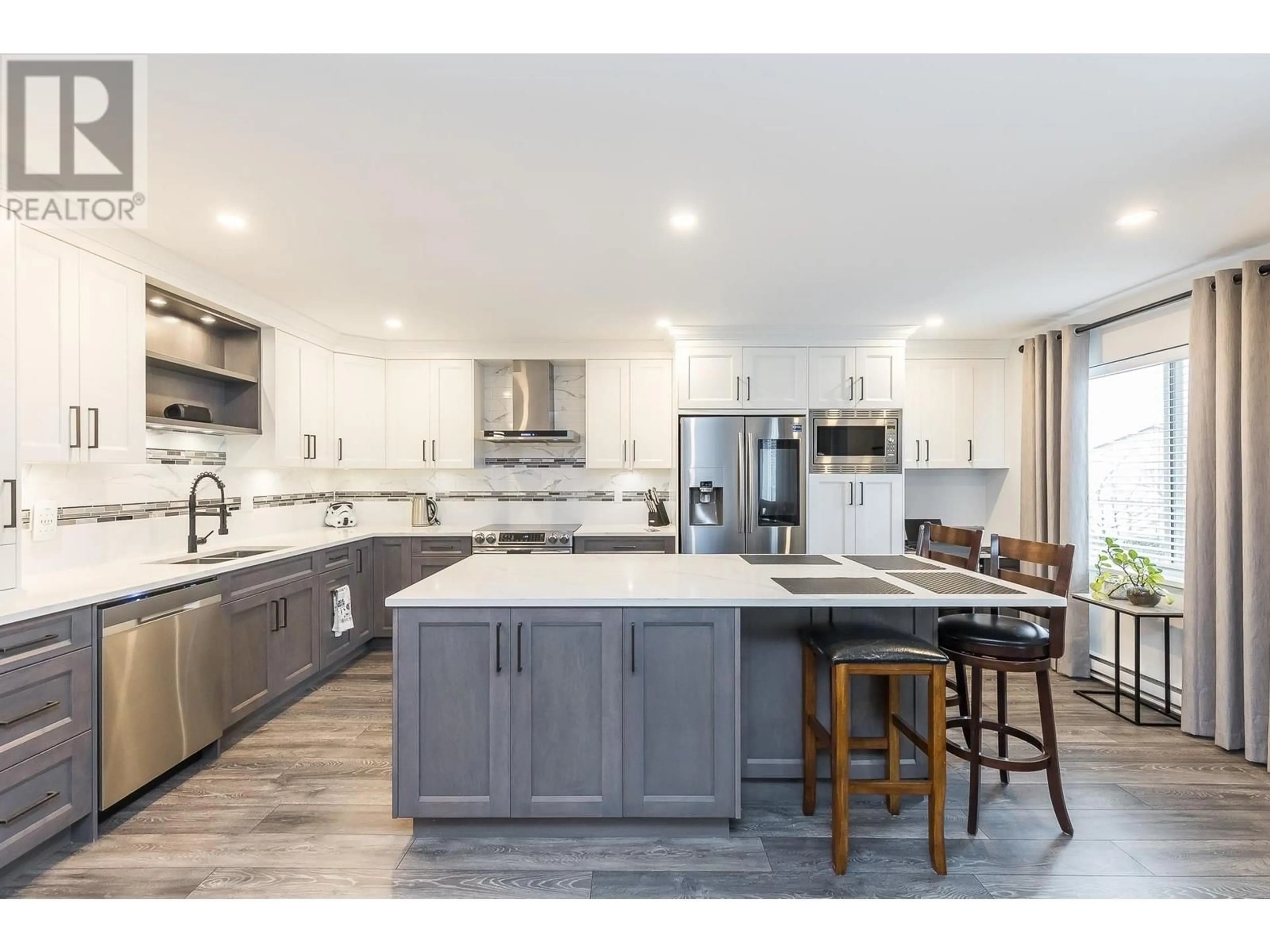 Open concept kitchen, ceramic/tile floor for 130 - 22950 116 AVENUE, Maple Ridge British Columbia V2X2T7