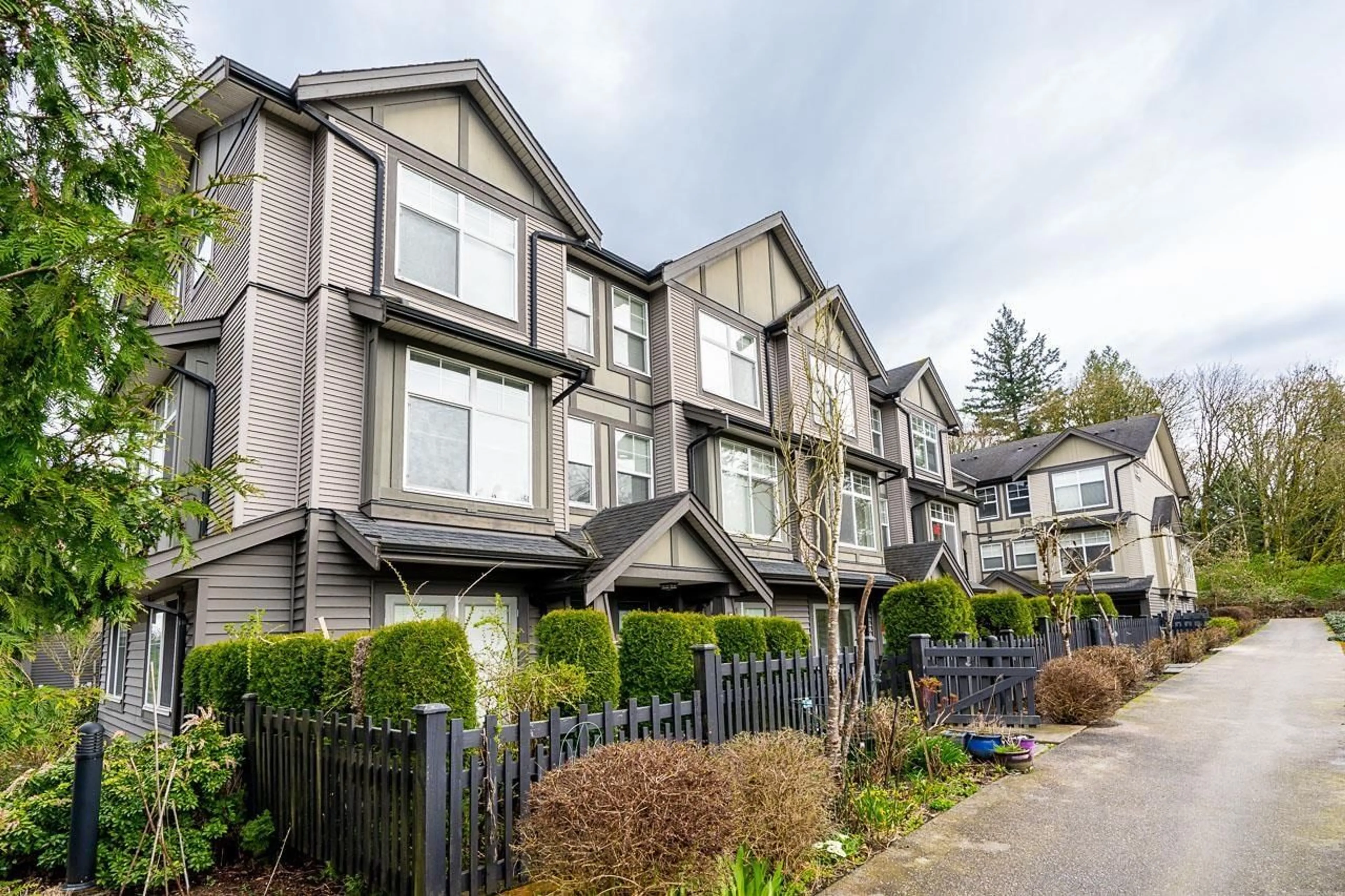Unknown for 20 - 15788 104, Surrey British Columbia V4N6M6
