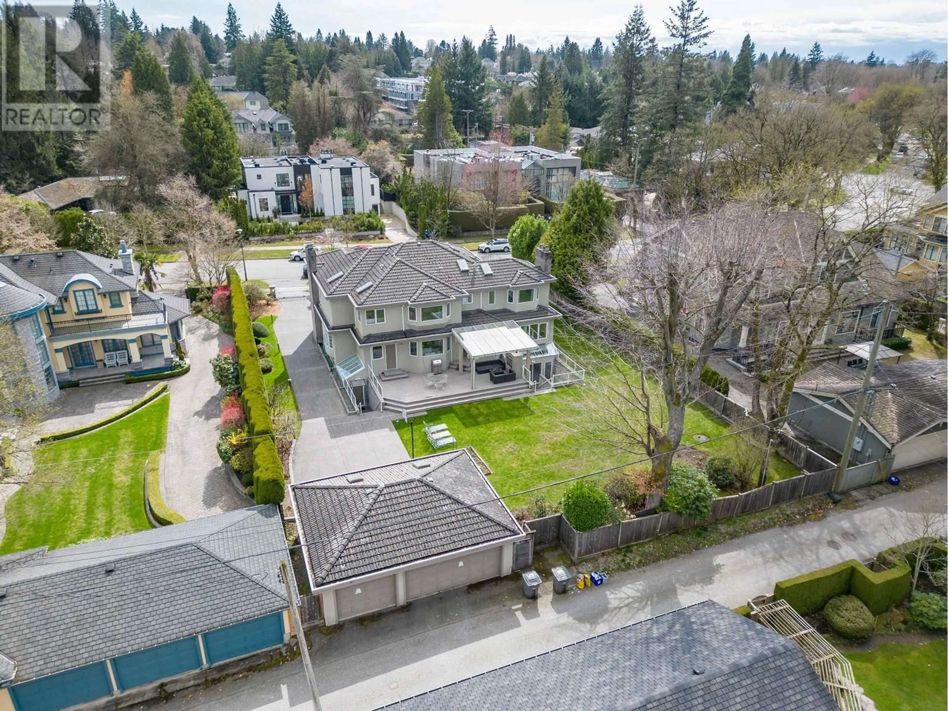 A pic from outside/outdoor area/front of a property/back of a property/a pic from drone, street for 1437 CONNAUGHT DRIVE, Vancouver British Columbia V6H2H5
